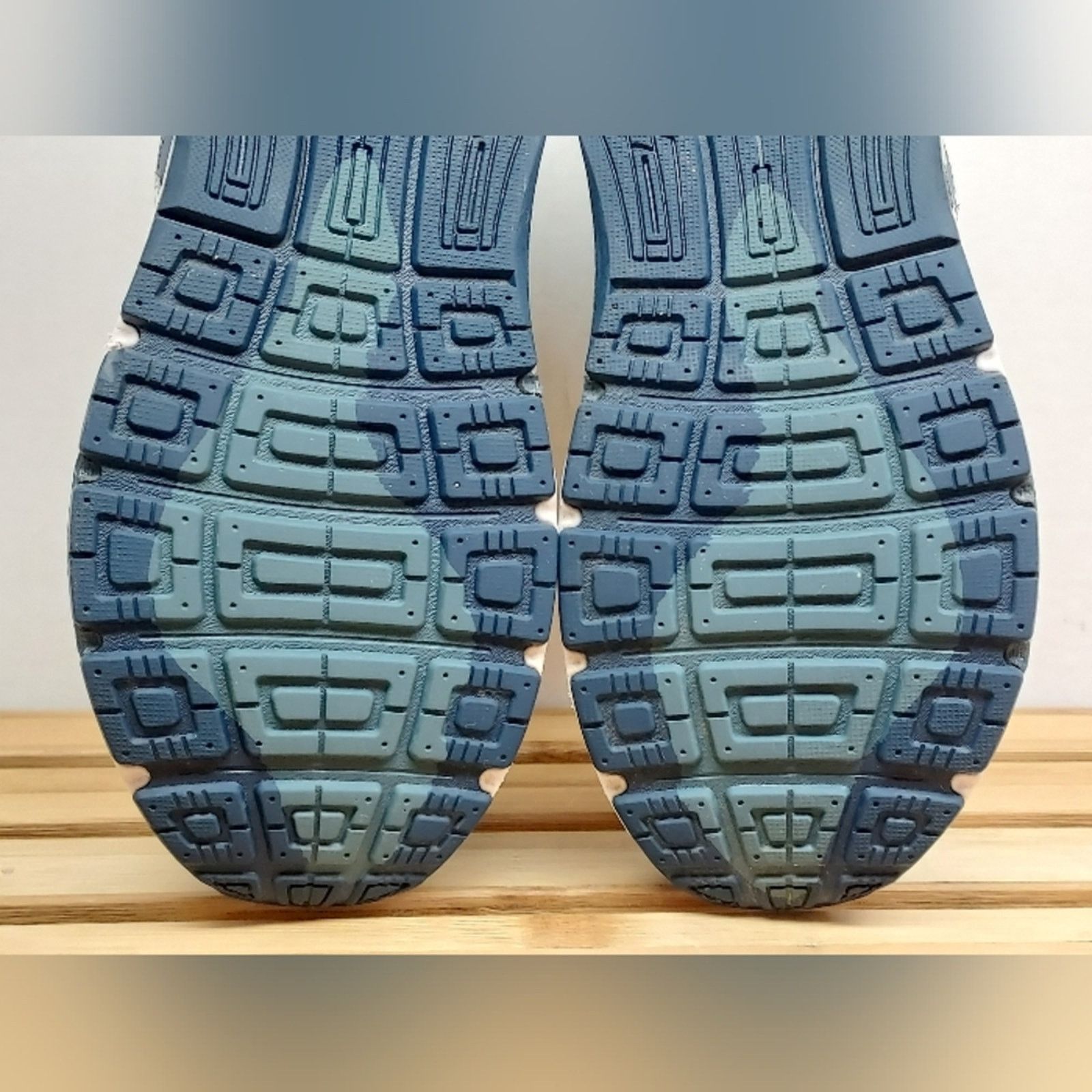 New Balance New Balance Womens | Navy | 1540 v3 Athletic Shoes Size 8 Size US 8 / IT 38 - 10 Thumbnail