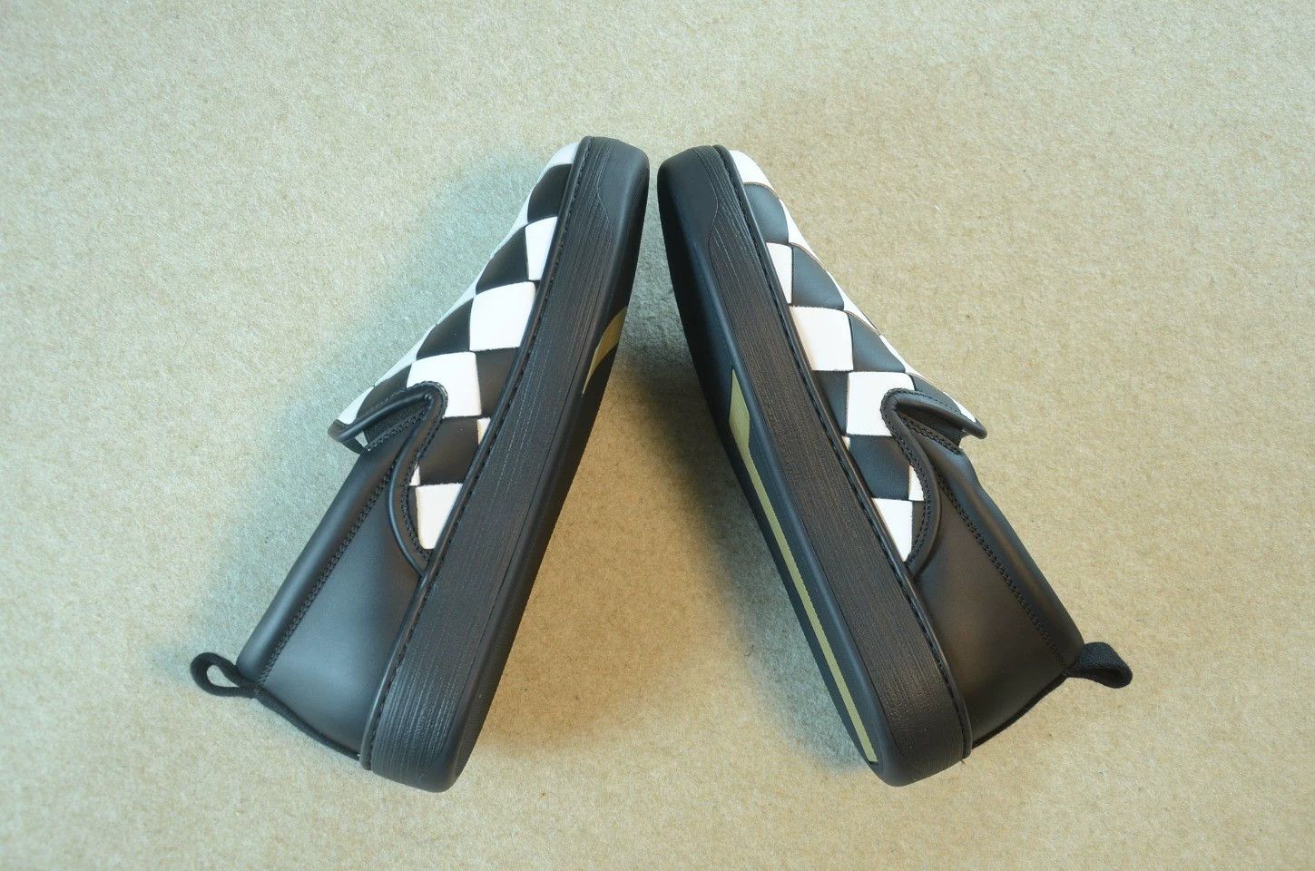 Bottega Veneta Bottega Veneta Black & White Woven Leather Sneaker 40 Size US 8 / IT 38 - 8 Thumbnail