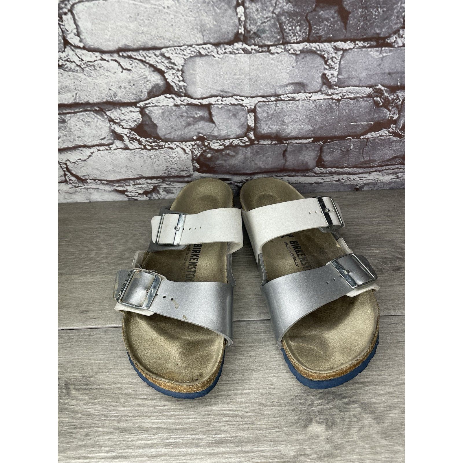 Birkenstock Birkenstock Arizona Two Toned Silver White Leather Strap San Size US 10 / IT 40 - 17 Thumbnail