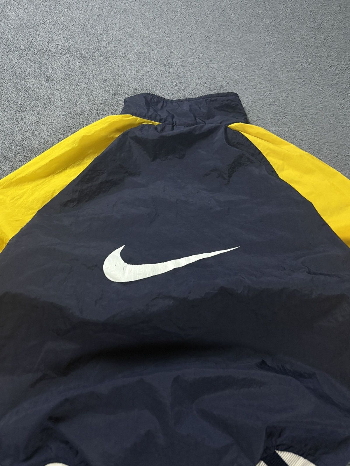 Nike 90s Nike Vintage Nylon Jacket Big Swoosh Logo Back Rare Y2K Size US S / EU 44-46 / 1 - 3 Thumbnail