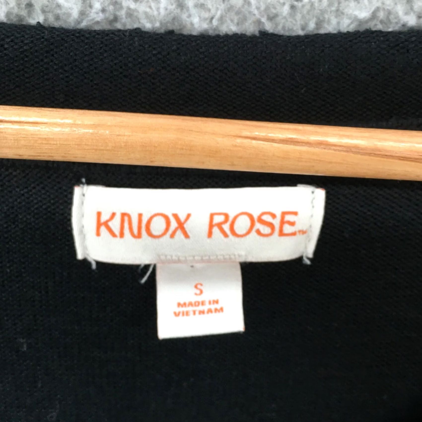 Vintage Knox Rose Vneck Sweater Womens S Black Rayon Blends Long Sleeve Pullover Casual Size S / US 4 / IT 40 - 6 Thumbnail
