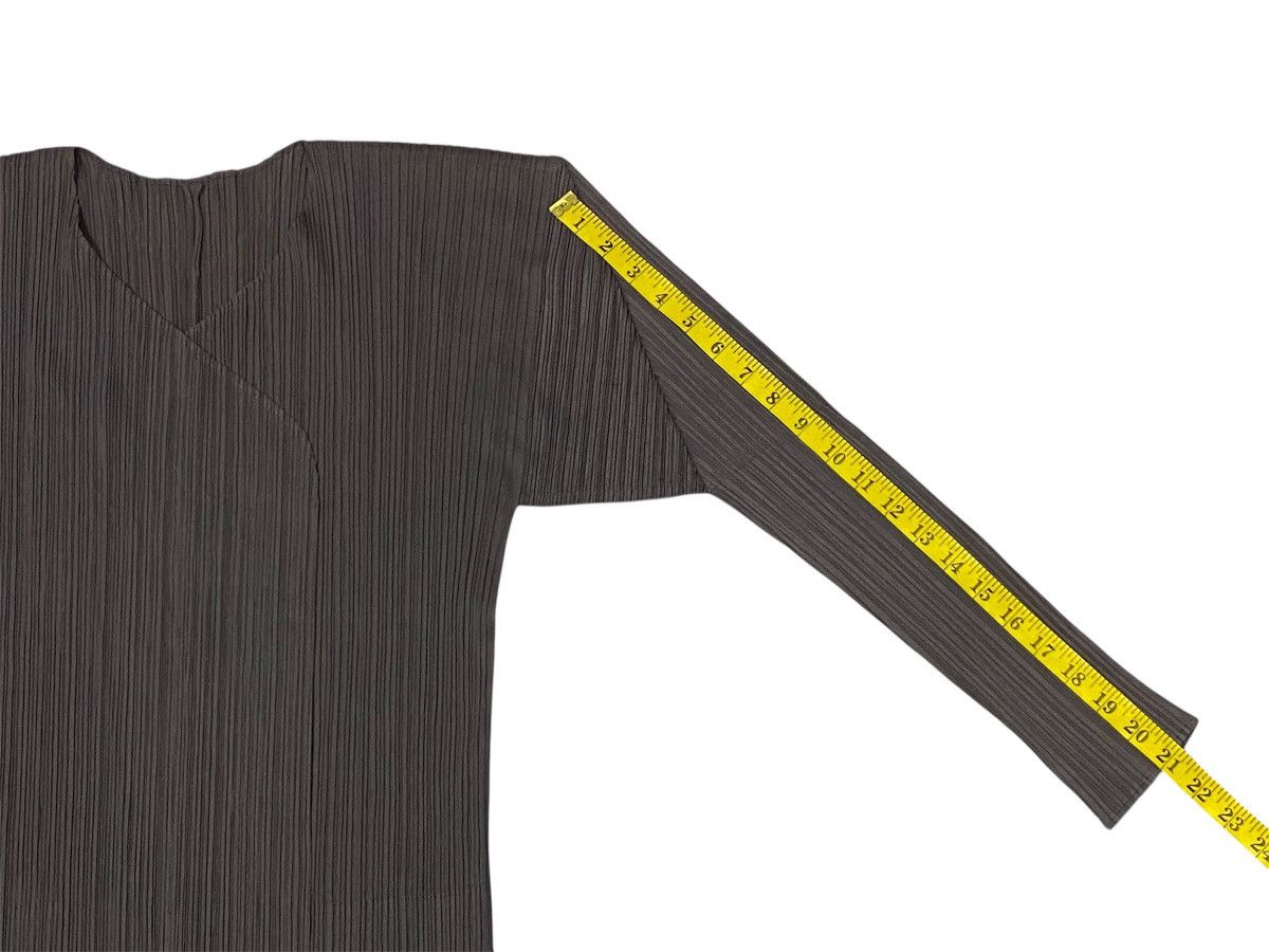 Pleats Please Issey Miyake Vintage Pleats Please Issey Miyake Buttonless Long Cardigan Size L / US 10 / IT 46 - 16 Thumbnail