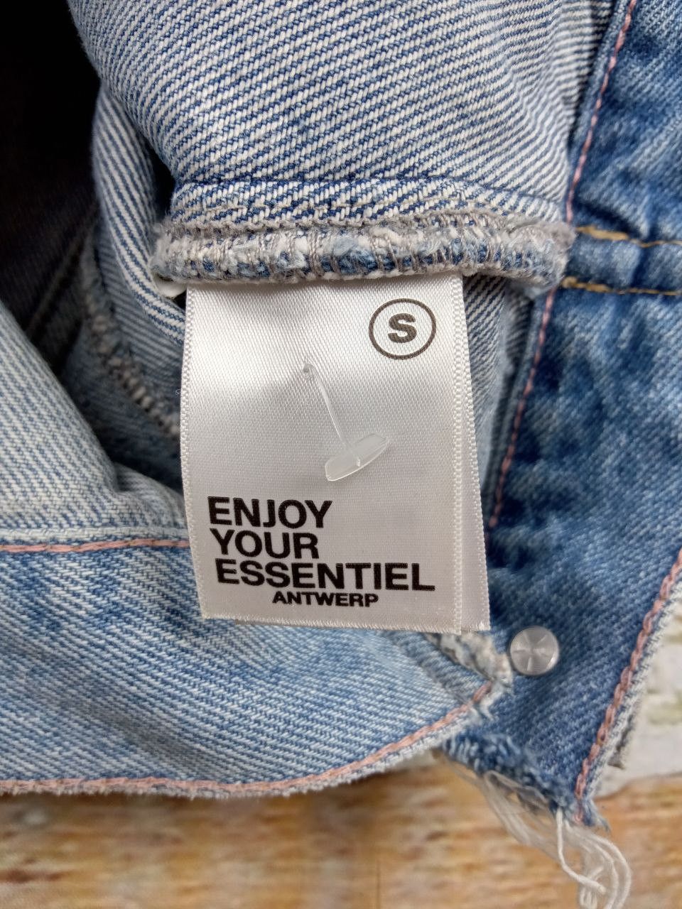 Essentiel Antwerp Two-tone oversized denim jacket with short sleeves Size S / US 4 / IT 40 - 10 Thumbnail