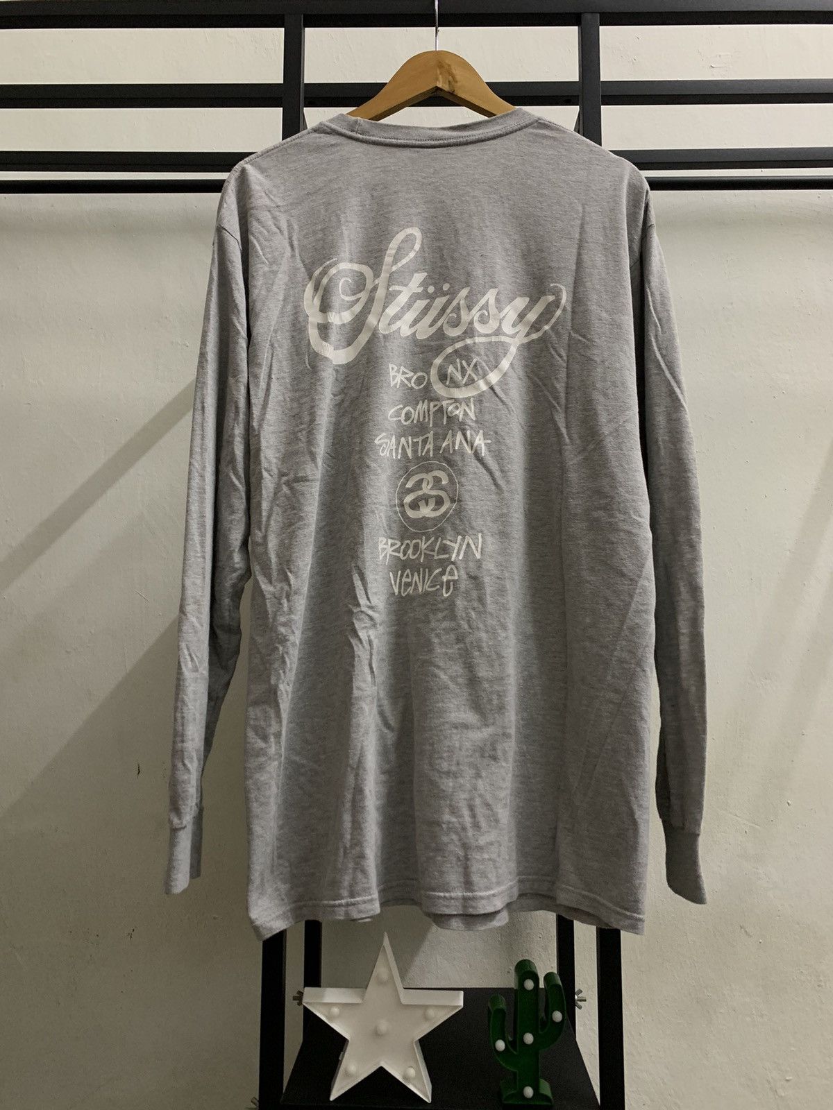 Stussy 🔥HOT🔥 STUSSY WORLD TOUR LONGSLEEVE TEE Size US L / EU 52-54 / 3 - 5 Thumbnail