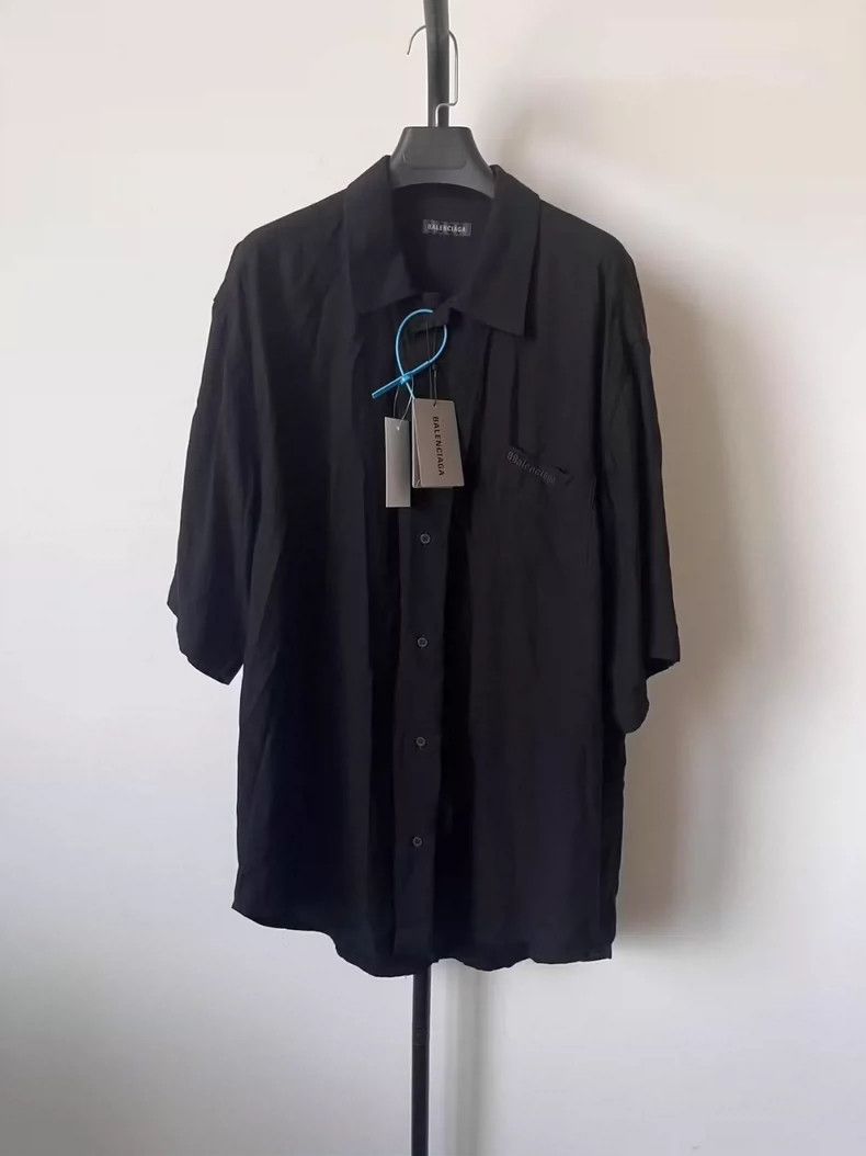 Balenciaga Balenciaga size 37 Solid Color Short Sleeve Button Shirt M Size US S / EU 44-46 / 1 - 1 Thumbnail