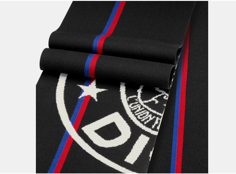 o1w1db10425 34UFO25 Size: OS / Union Scarf in Black
