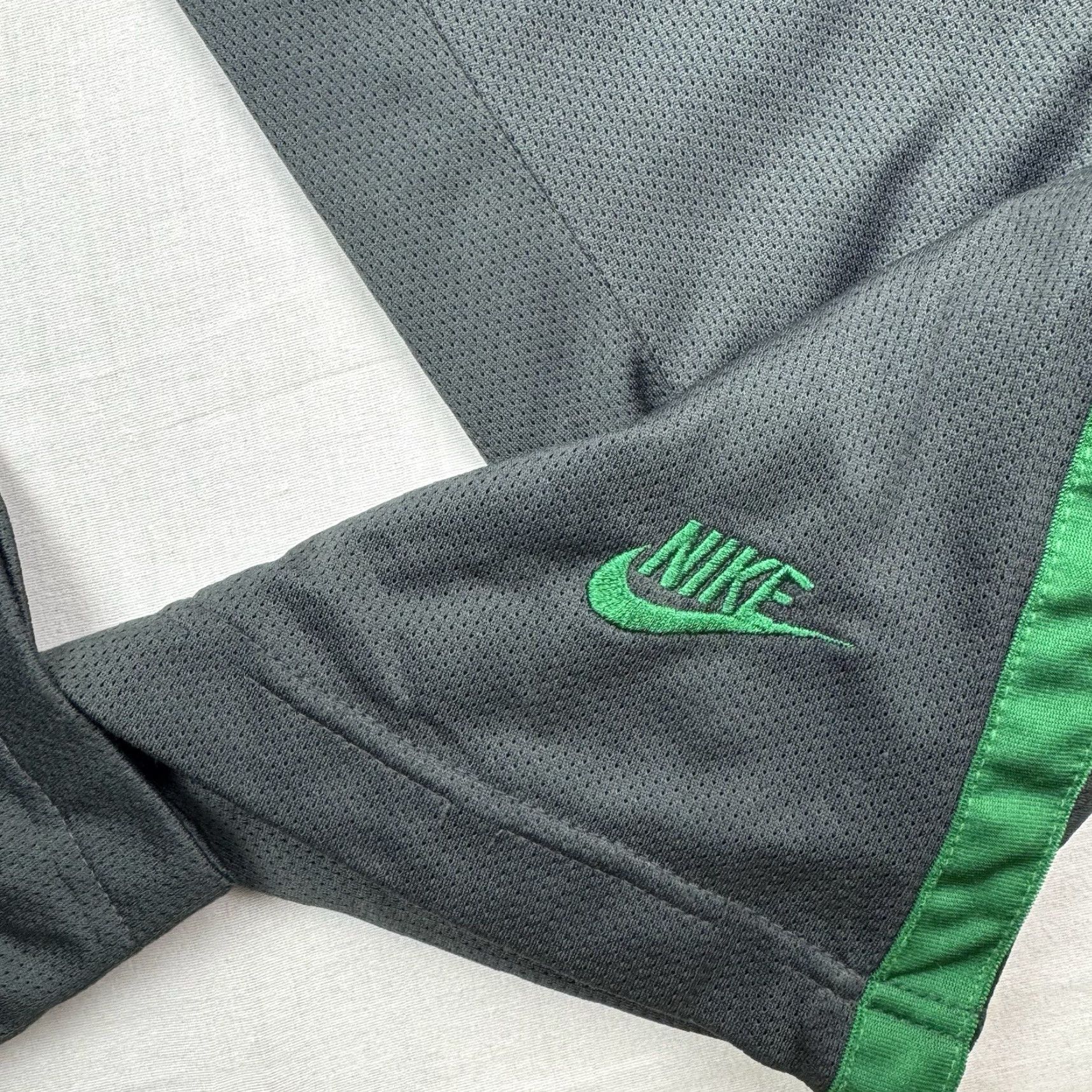 Nike VINTAGE Nike Track Pants Adult Large Gray Silver Tag Grunge 90s Basketball Sports Mens Large Size US 33 - 2 Thumbnail
