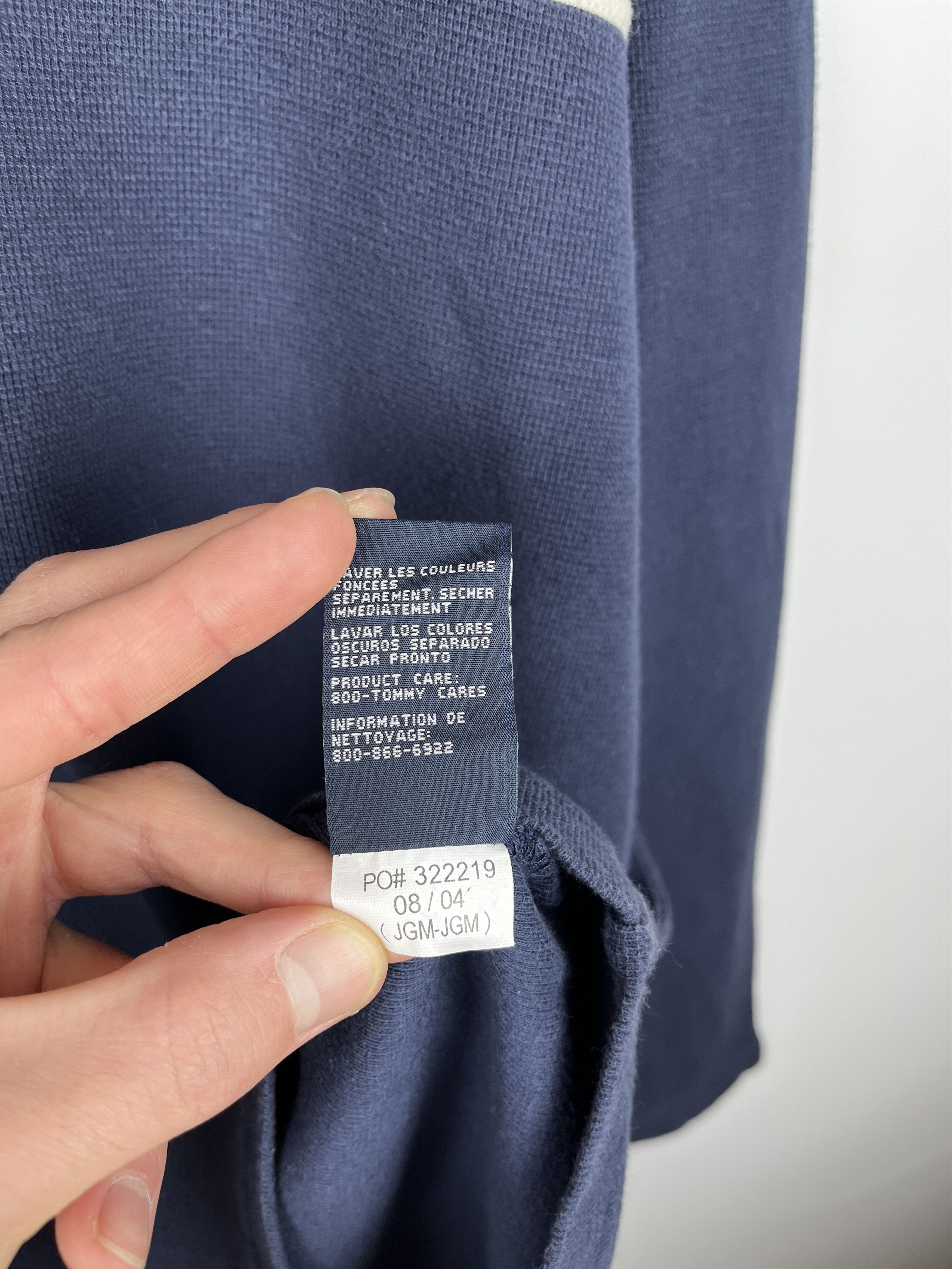Tommy Hilfiger × Vintage 90's Tommy Hilfiger Vintage Men's V-neck Sweatshirt Relaxed Size US XL / EU 56 / 4 - 9 Thumbnail