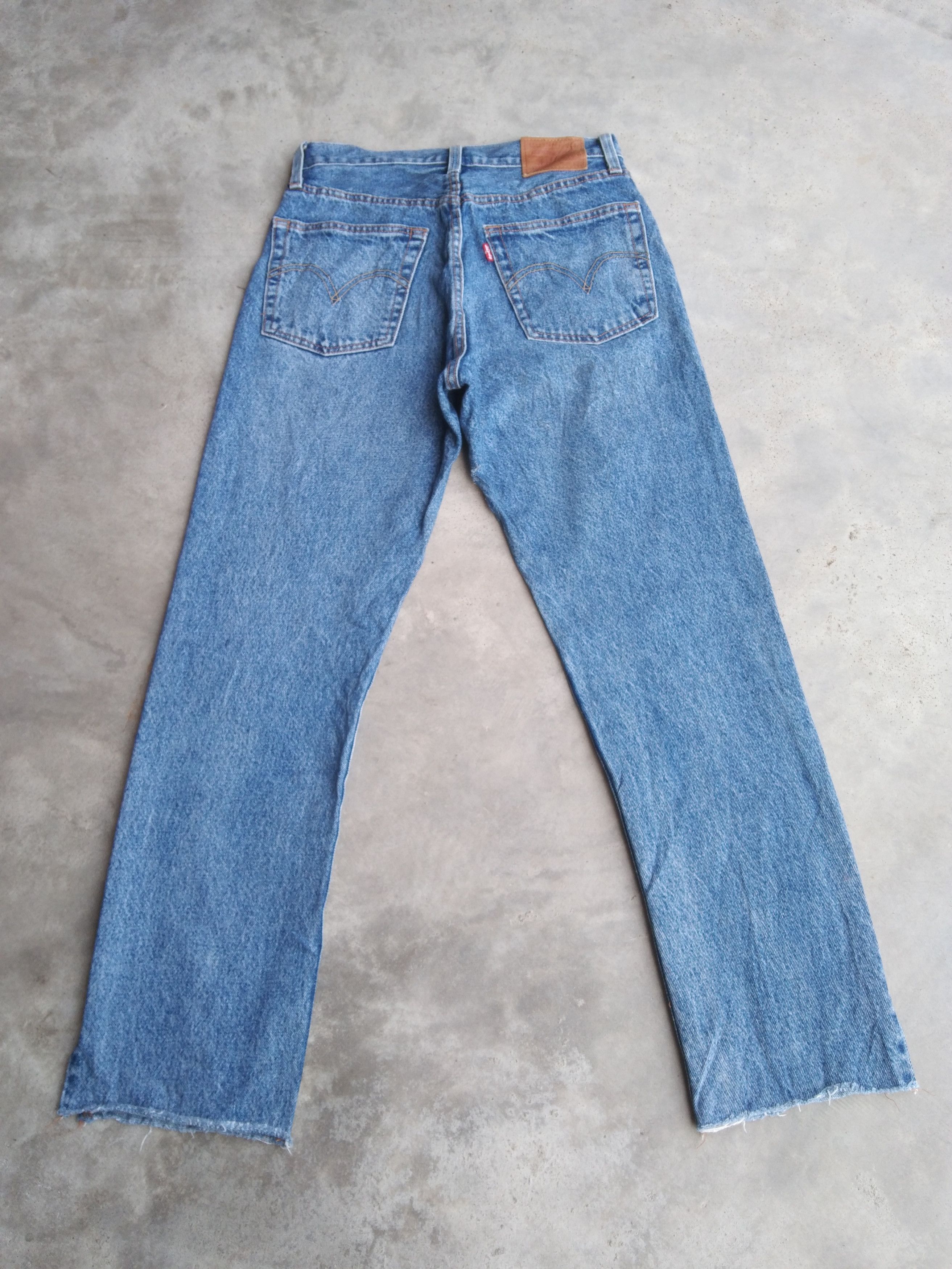 Levi's Vintage Levi's 501 Jeans Big E 27x27 Size US 27 - 2 Thumbnail