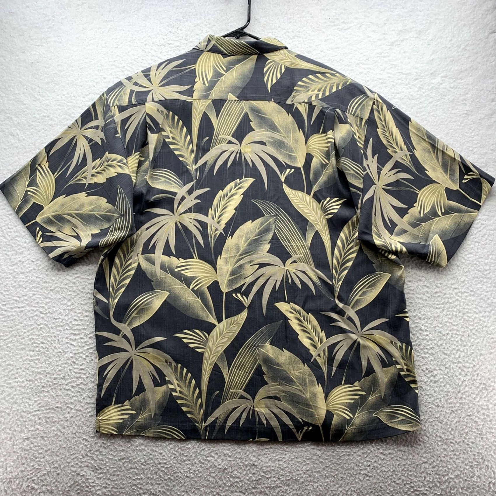 Tommy Bahama Tommy Bahama Hawaiian Shirt Mens XL X-Large Silk Floral Palms Tropical Beach Dad Shirt Size US XL / EU 56 / 4 - 4 Thumbnail