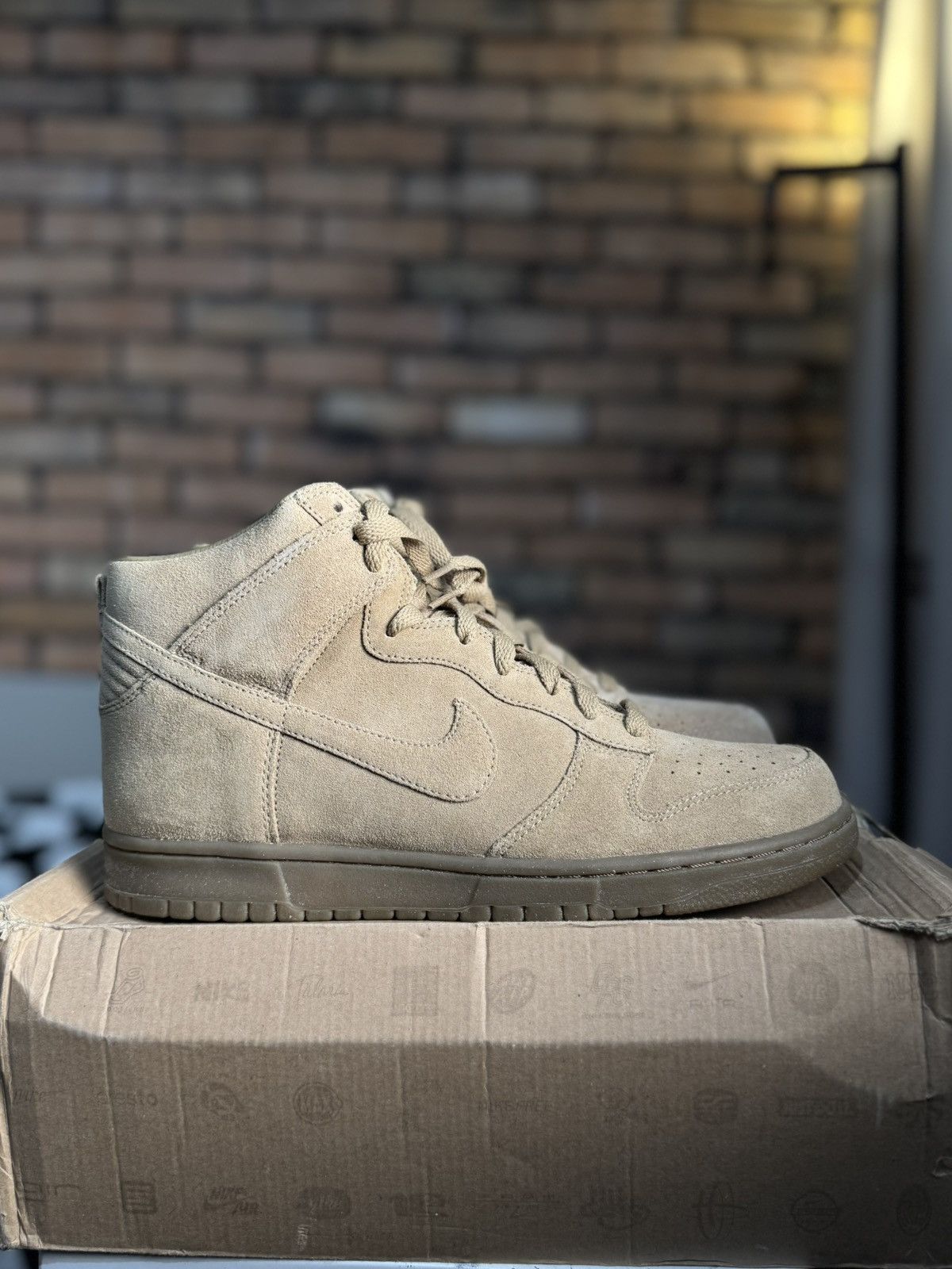 A.P.C. × Nike SS08 NEW DUNK HIGH SP HAY / HAY SUEDE Size US 10 / EU 43 - 1 Thumbnail