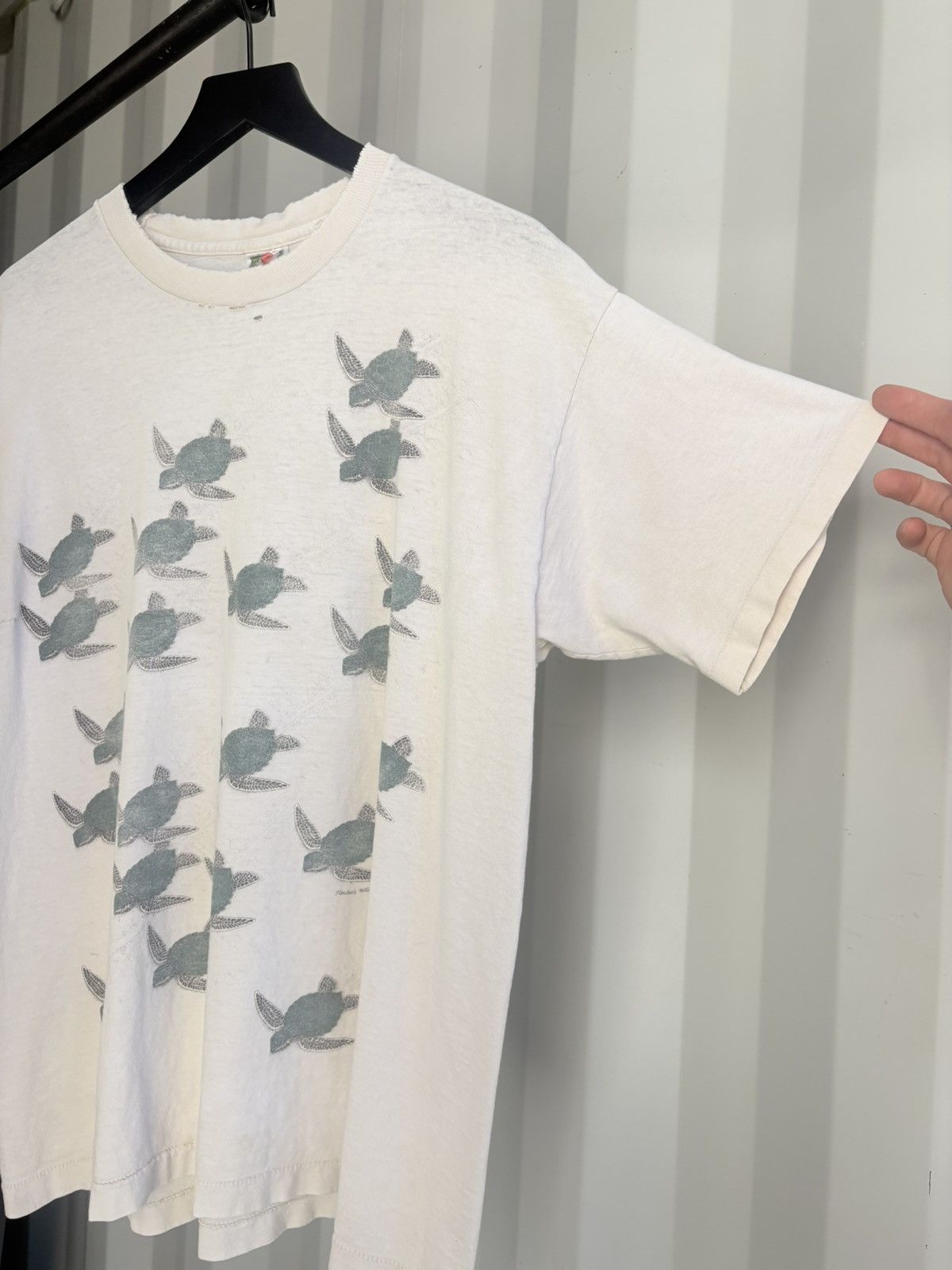 Vintage Thrashed Turtle Print Faded Distressed Shirt GRUNGE Size US XL / EU 56 / 4 - 2 Thumbnail