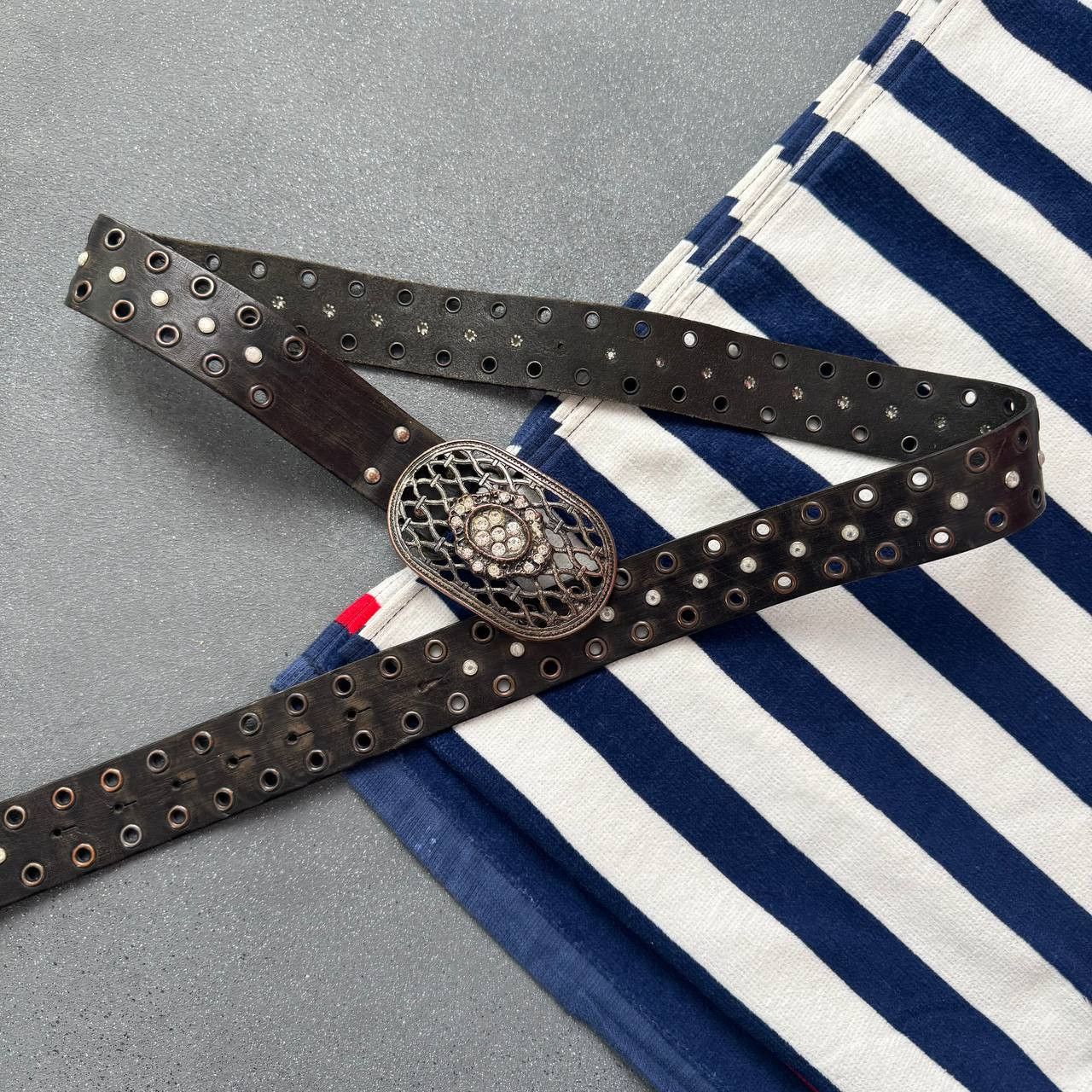 Vintage Vintage Faded Leather Y2K Grunge Leather Belt Size ONE SIZE - 2 Thumbnail