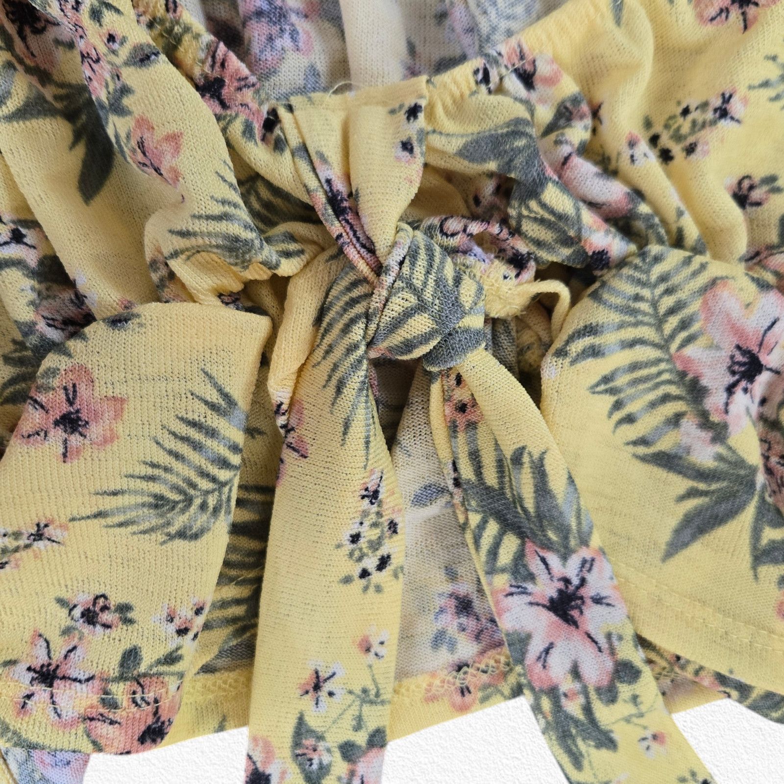 Almost Famous Almost Famous Yellow Floral Womens Crop Top Size Large Size L / US 10 / IT 46 - 7 Thumbnail