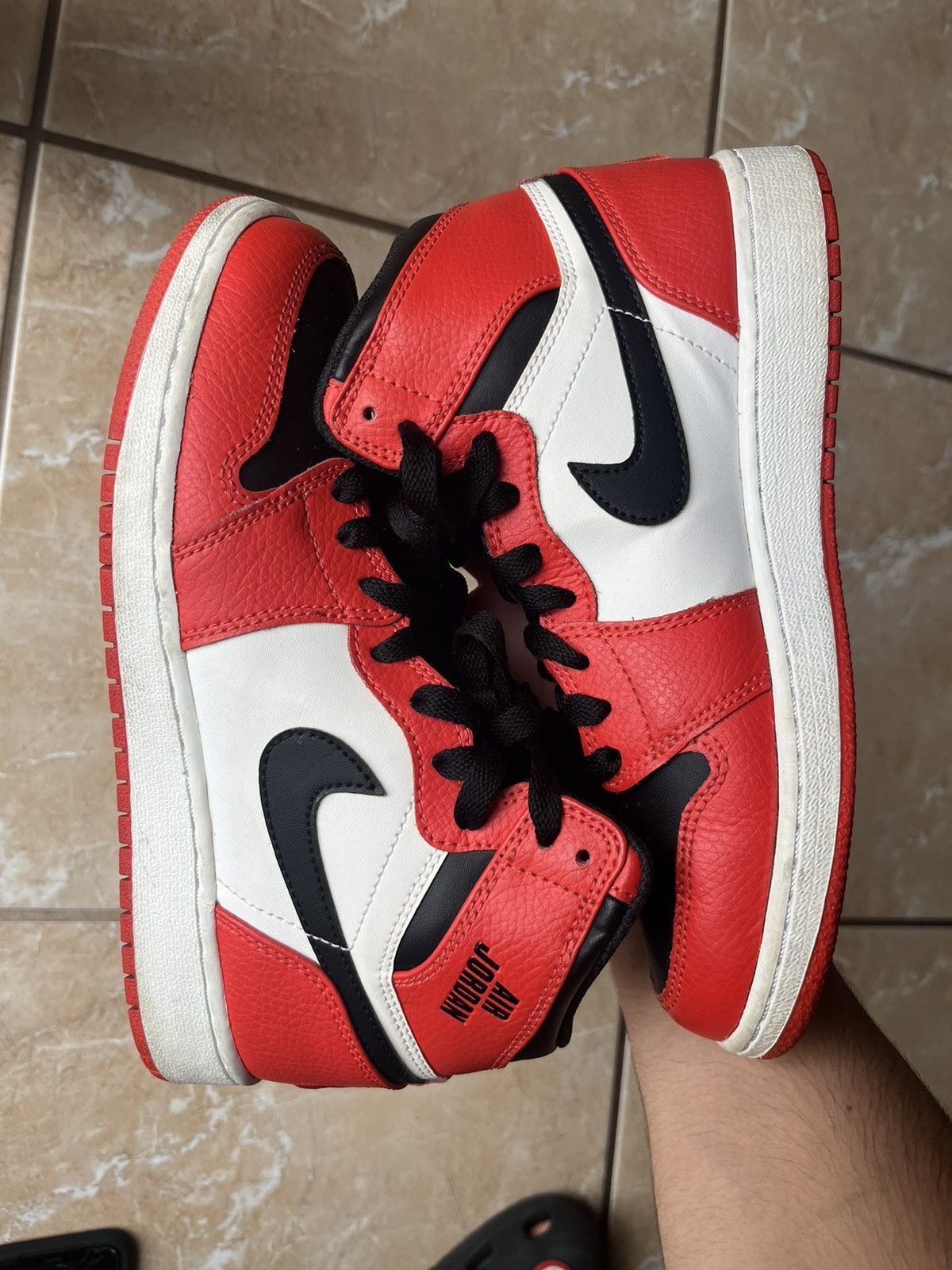 Jordan Brand Air Jordan 1 Retro High GS ‘Rare Air’ Size US 7.5 / IT 37.5 - 2 Thumbnail