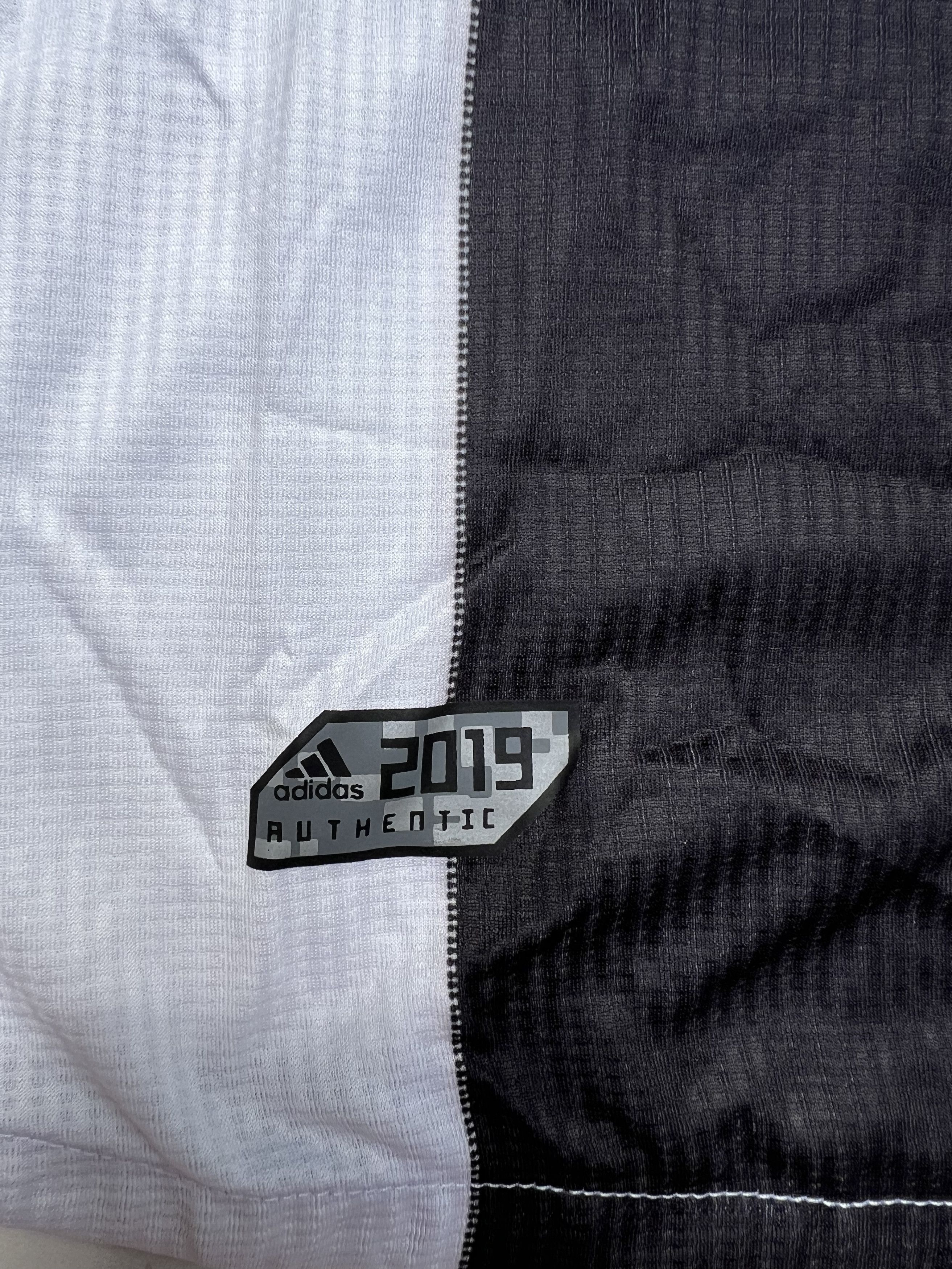 Adidas Cristiano Ronaldo Juventus Home Soccer / Football Jersey Size US M / EU 48-50 / 2 - 4 Thumbnail