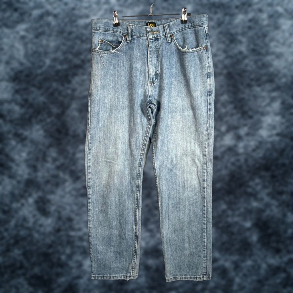 Lee VINTAGE Lee Mens Size 33 x 32 Relaxed Fit Light Wash Denim Jeans 100% Cotton Size US 33 - 1 Thumbnail