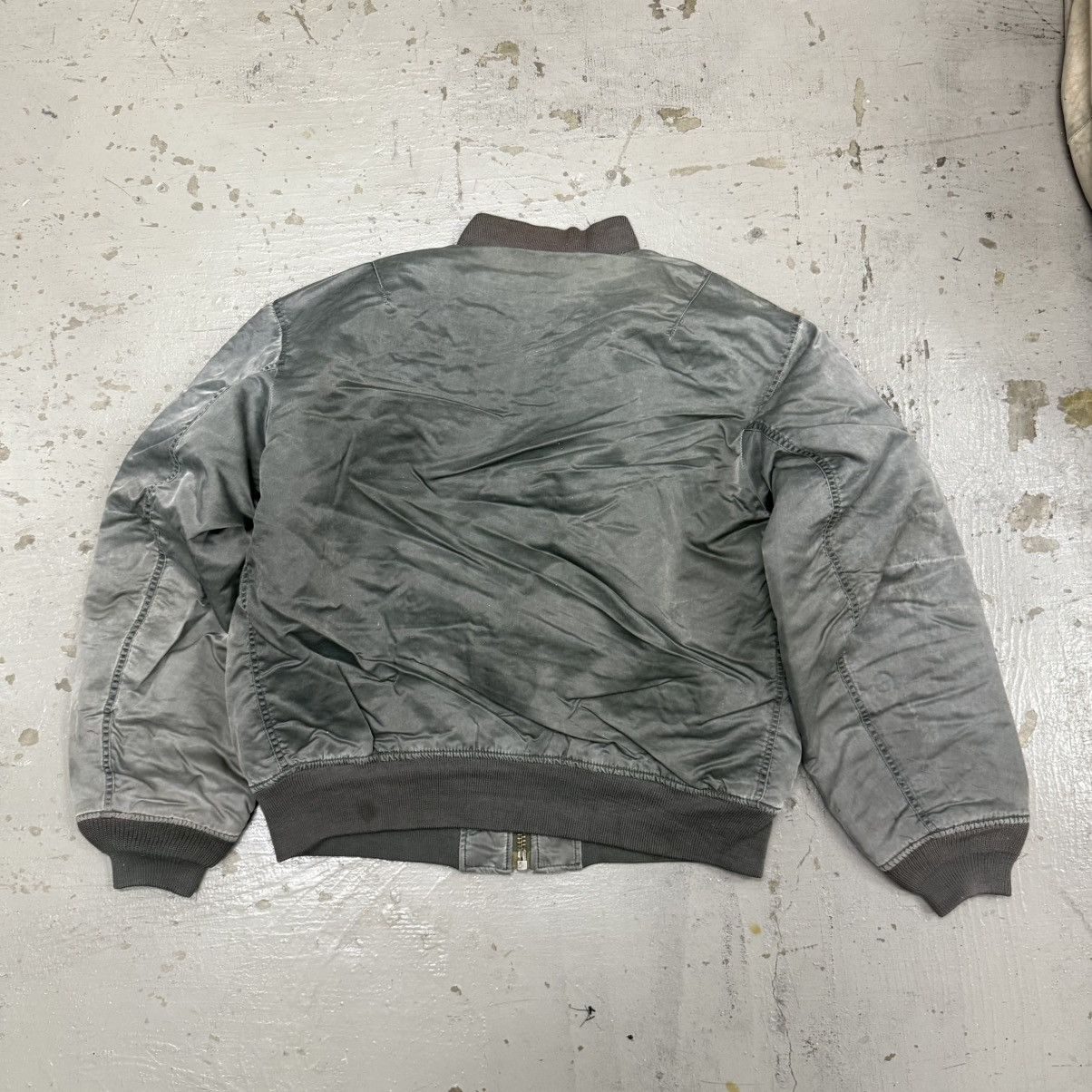 Vintage Vintage Sun faded MA-1 Bomber Flight Jacket Size US L / EU 52-54 / 3 - 8 Thumbnail