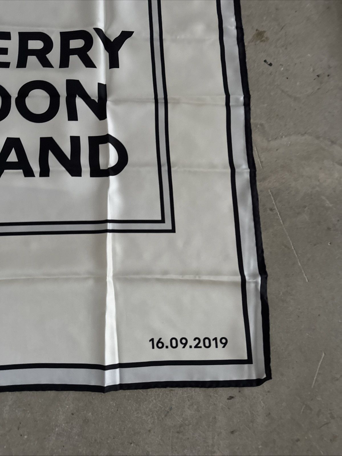 Burberry Burberry Show Invite Scarf Size ONE SIZE - 2 Thumbnail