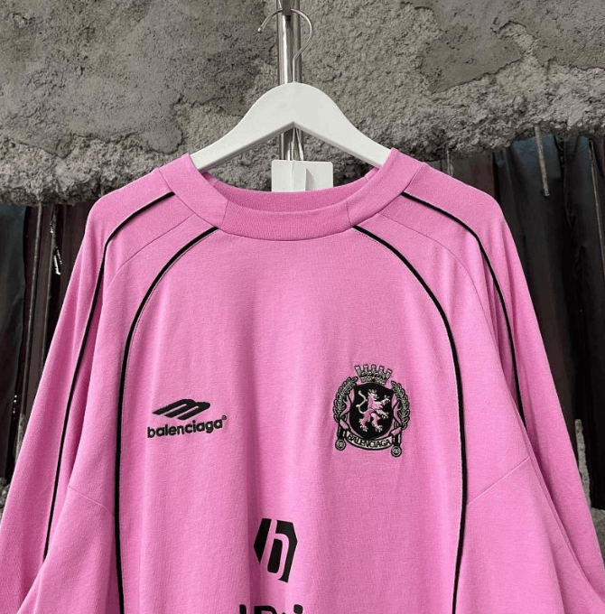 Balenciaga Balenciaga Oversized Long-Sleeve T-Shirt 1M Size US S / EU 44-46 / 1 - 5 Thumbnail