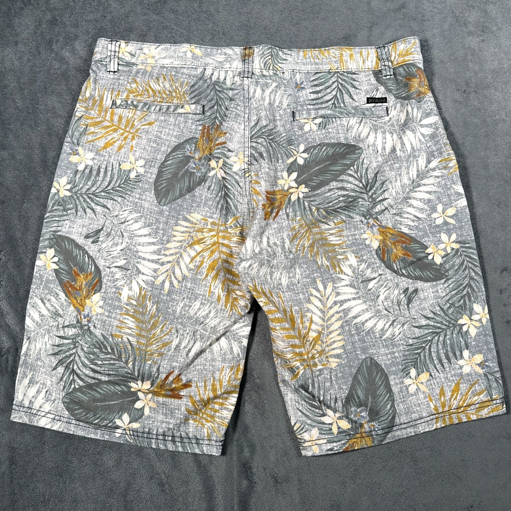 Prana VINTAGE Prana Shorts Men 38 Casual Chino Cotton Blend Stretch Hawaiian Floral 10" Inseam Size US 38 / EU 54 - 7 Thumbnail