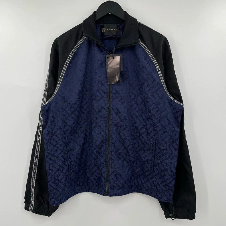Versace Versace All-Over Print Embossed Panel Jacket- dmc Size US L / EU 52-54 / 3 - 1 Thumbnail