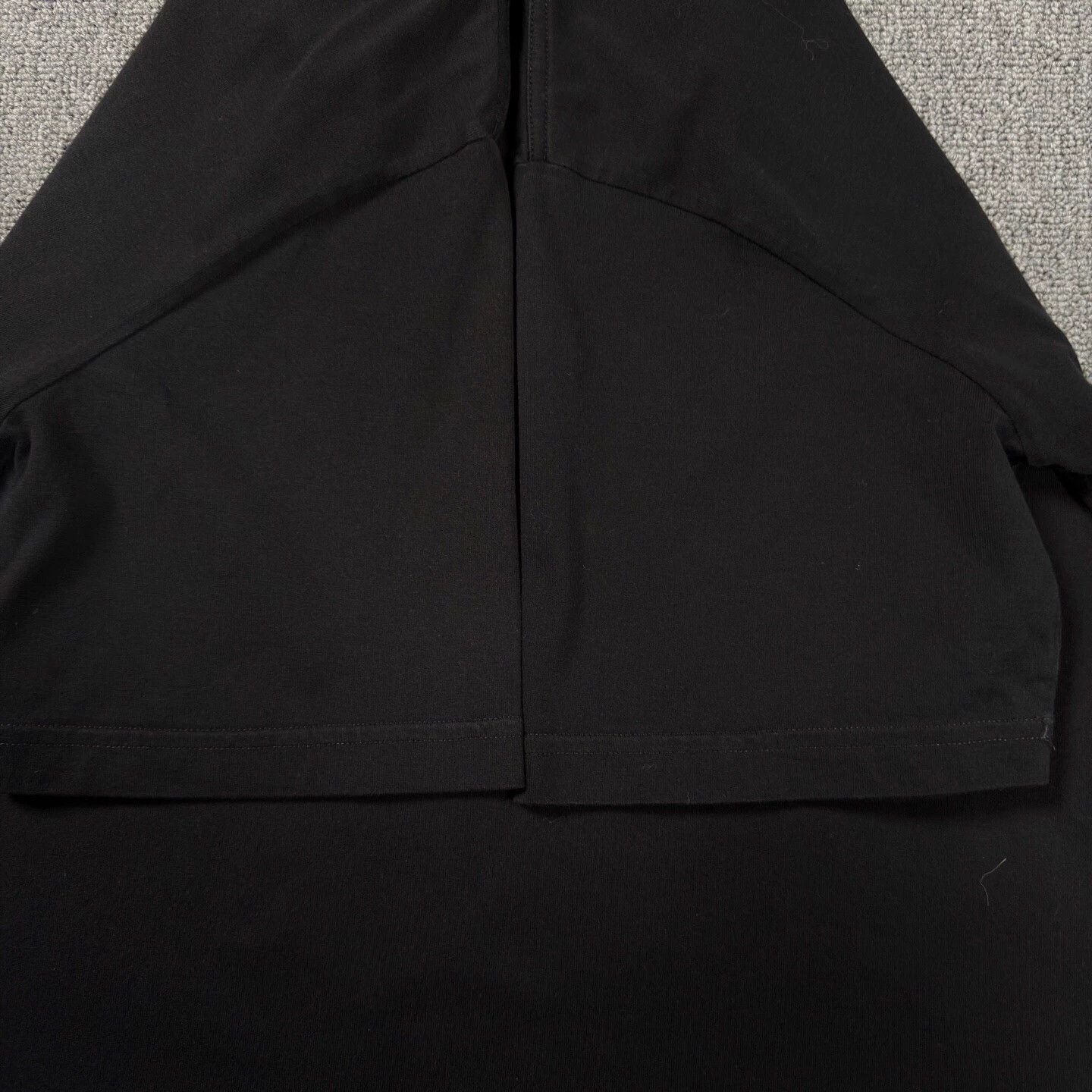 Louis Vuitton LV 25 Scales Logo black short sleeve L Size US L / EU 52-54 / 3 - 6 Thumbnail