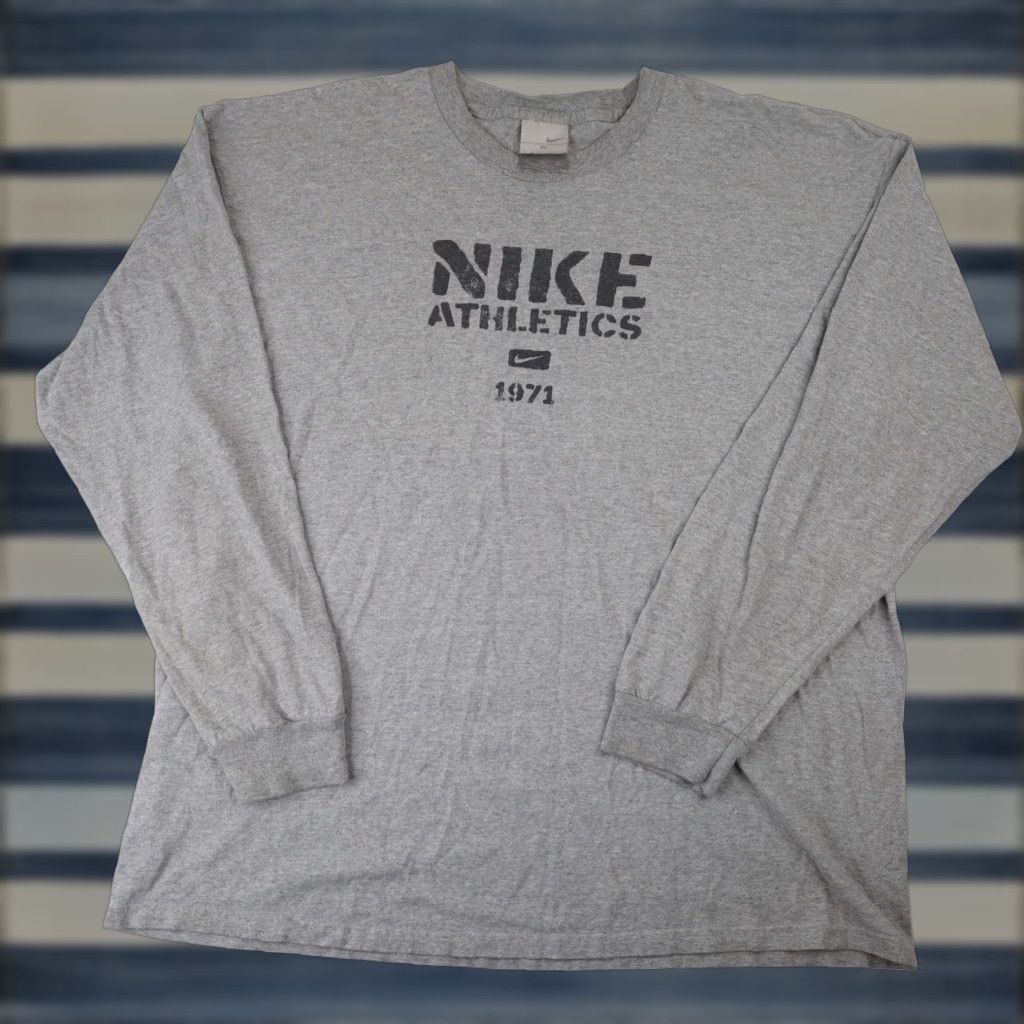 Nike VINTAGE Nike Athletics Graphic Spellout Long Sleeve Shirt Mens XXL Gray Size US XXL / EU 58 / 5 - 1 Thumbnail