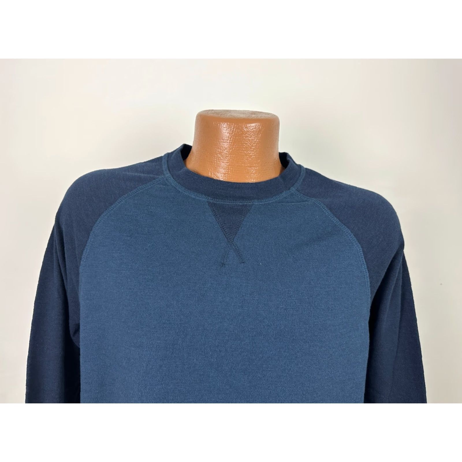 Eddie Bauer Eddie Bauer Raglan T-Shirt Shirt Men M Navy Blue Cotton Polyester Jersey Midweight Outdoor Sports Vintage: No Size US M / EU 48-50 / 2 - 2 Thumbnail