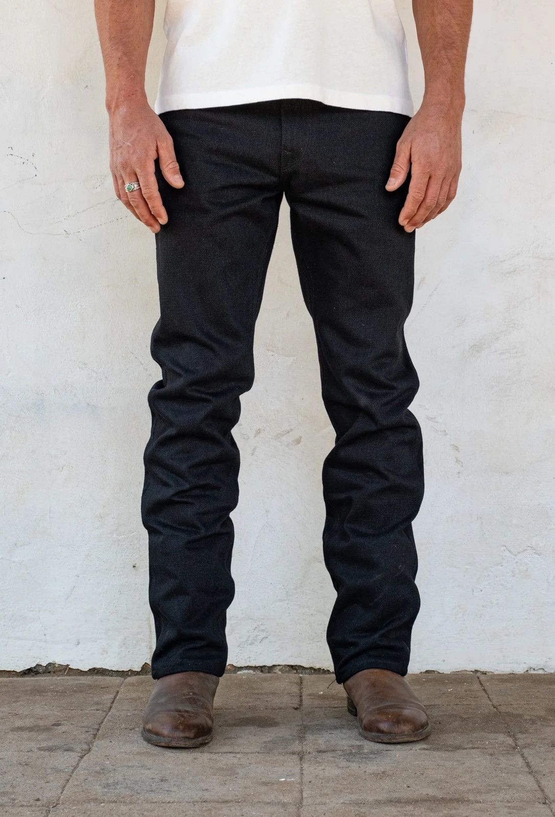 Avila Slim Taper 17 ounce Black Denim