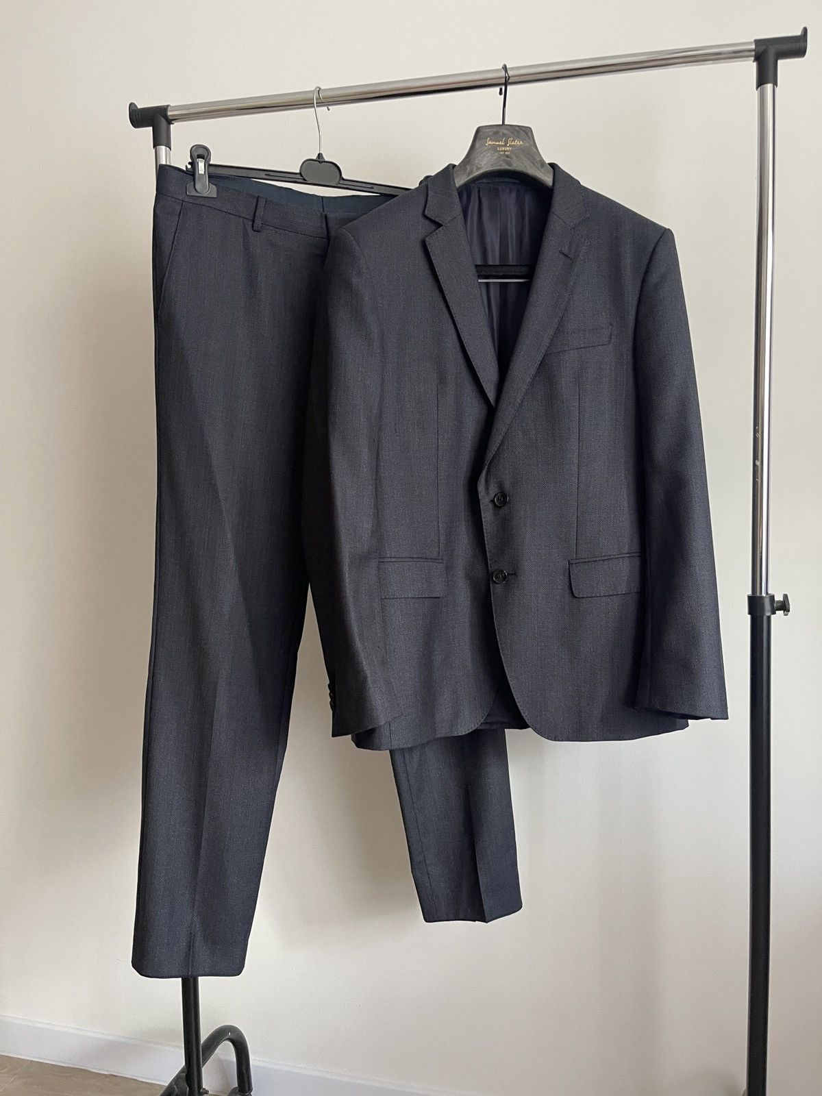 Hugo Boss Hugo boss mens classic suit blazer + trousers 40R Size 40R - 1 Thumbnail
