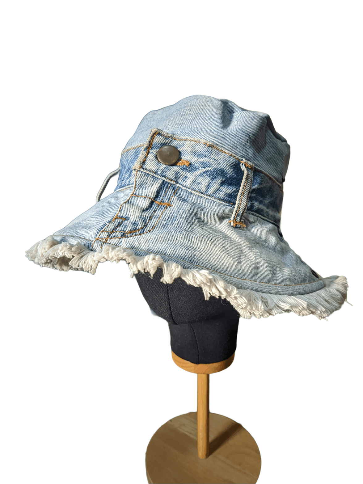 Other Denim bucket hat, frayed brim and a rustic patchwork design Size ONE SIZE - 1 Thumbnail