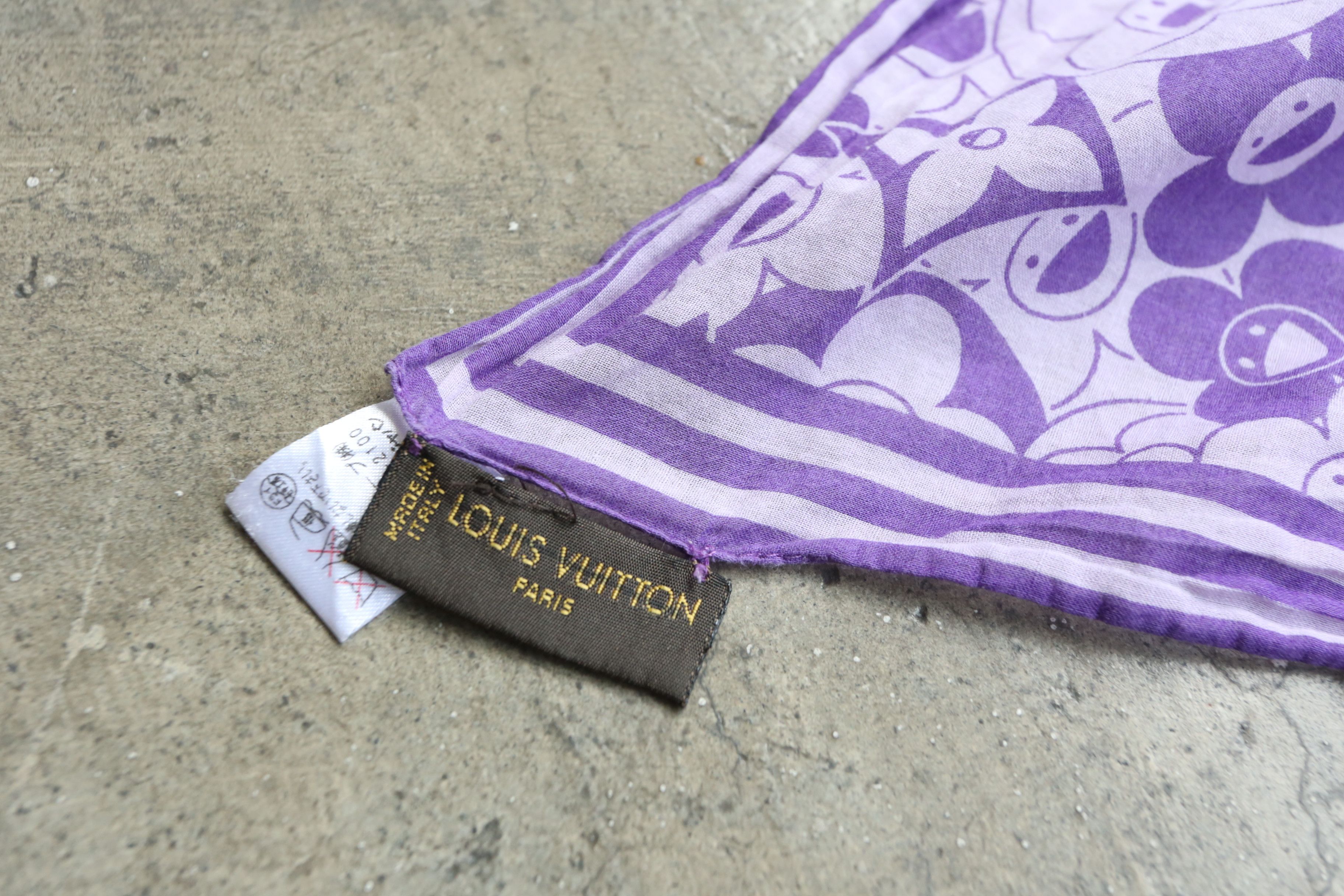 Louis Vuitton × Takashi Murakami Louis Vuitton - TM - S/S 10 - Cosmic Blossom Bandana Scarf Size ONE SIZE - 3 Thumbnail
