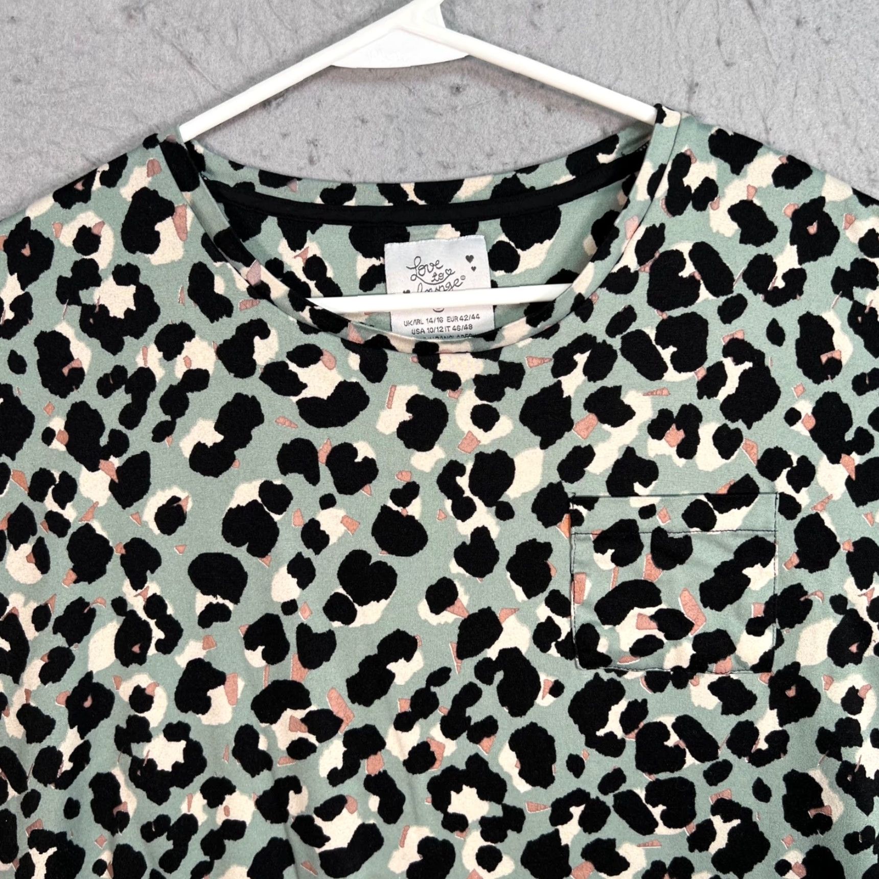 Vintage Love To Lounge Top Womens Large Leopard Print Green & Black Short Sleeve Pullover Cheetah Casual Size L / US 10 / IT 46 - 5 Thumbnail