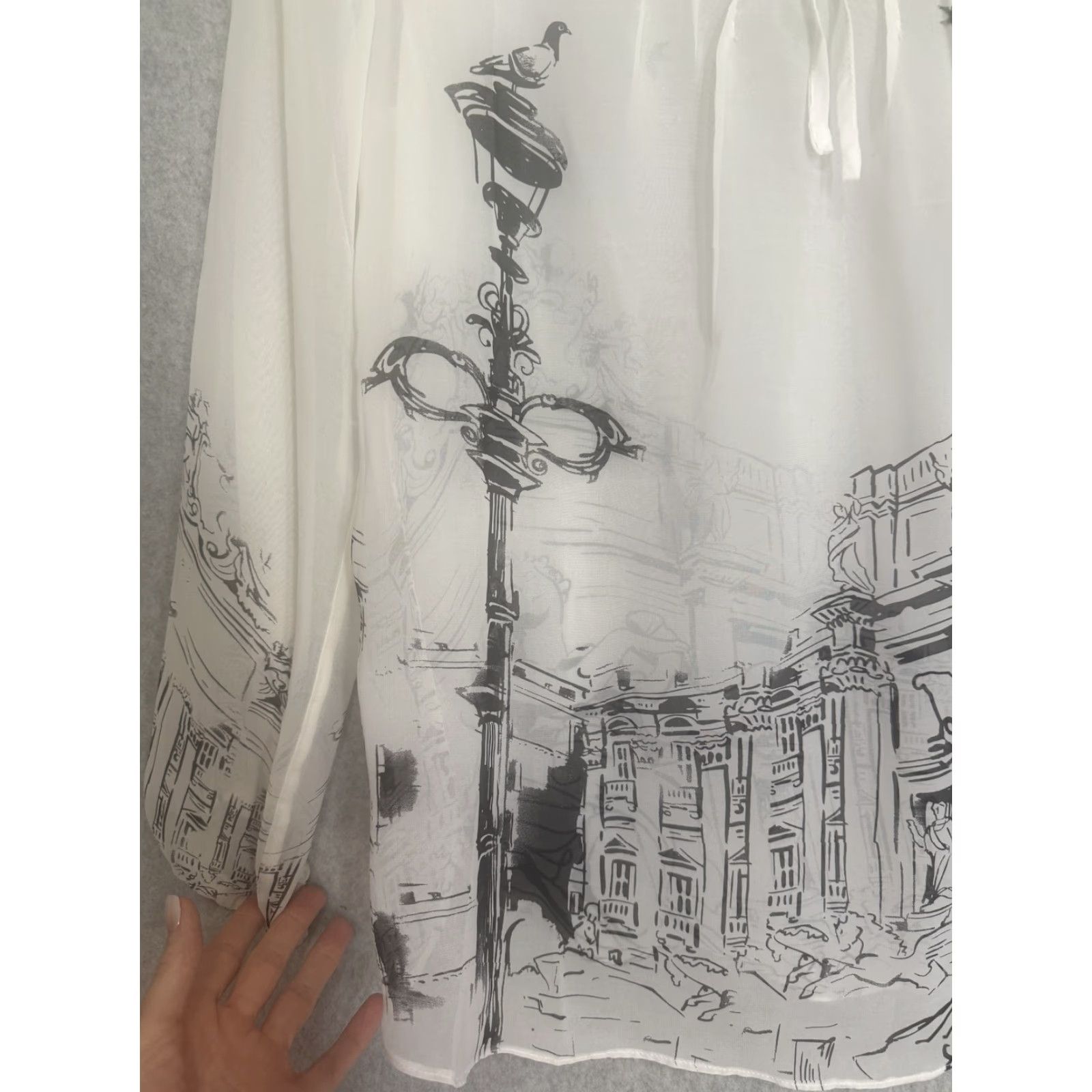 Vintage Dennis by Dennis Basso Blouse Womens 10 White City Scenic Print Sheer Tunic Top Size L / US 10 / IT 46 - 3 Thumbnail