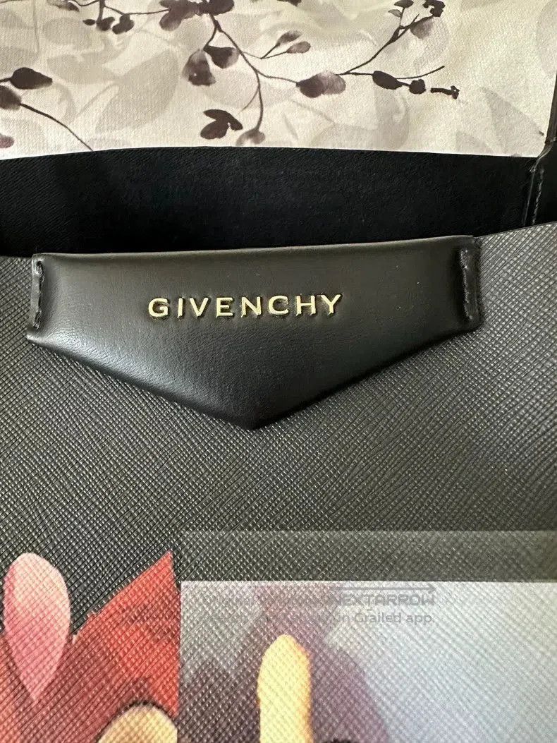 Givenchy Givenchy Deer Large Tote Bag. Size ONE SIZE - 2 Thumbnail