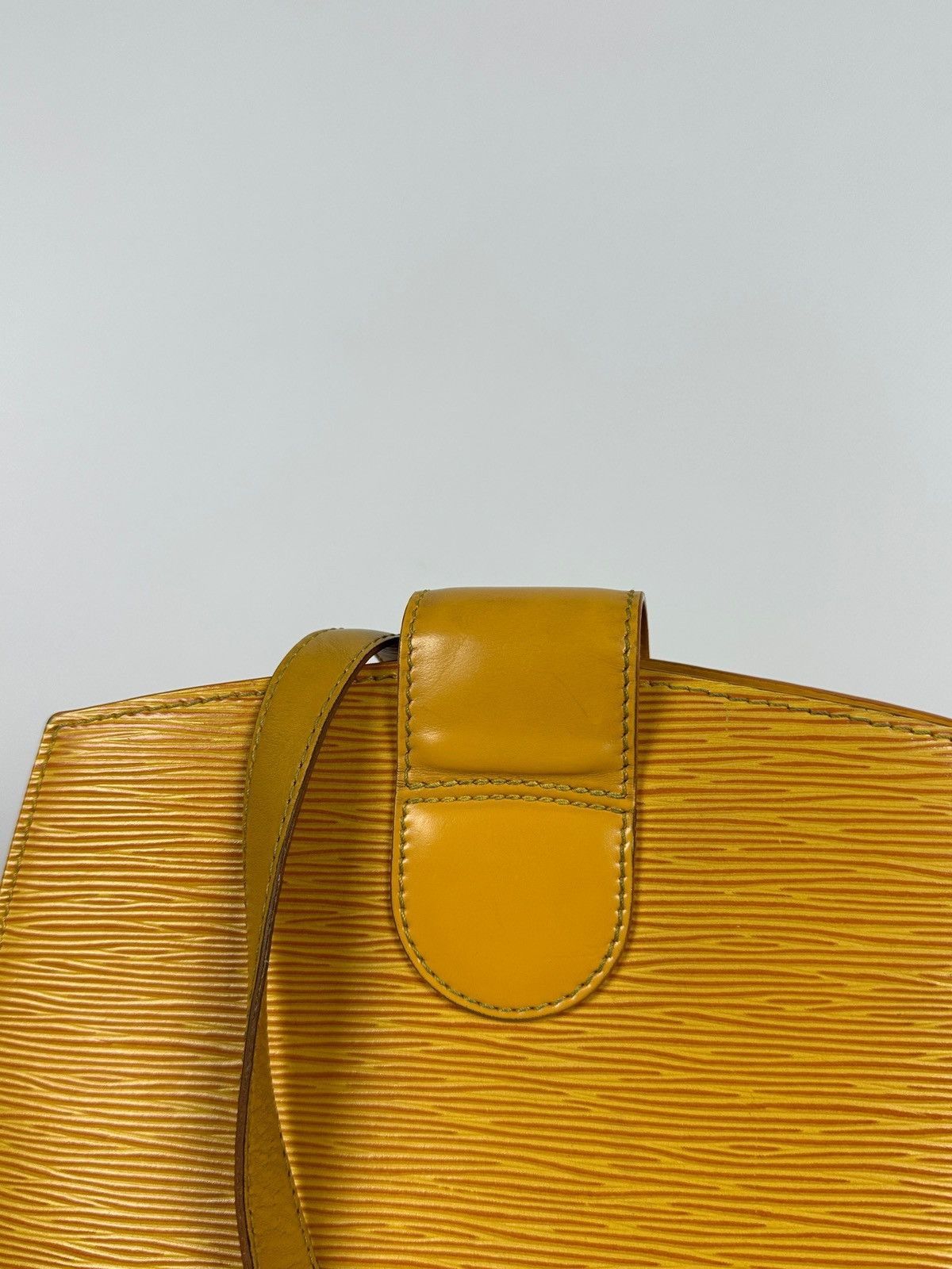 Louis Vuitton Louis Vuitton Epi Cluny Yellow Leather Shoulder Bag Size ONE SIZE - 14 Thumbnail