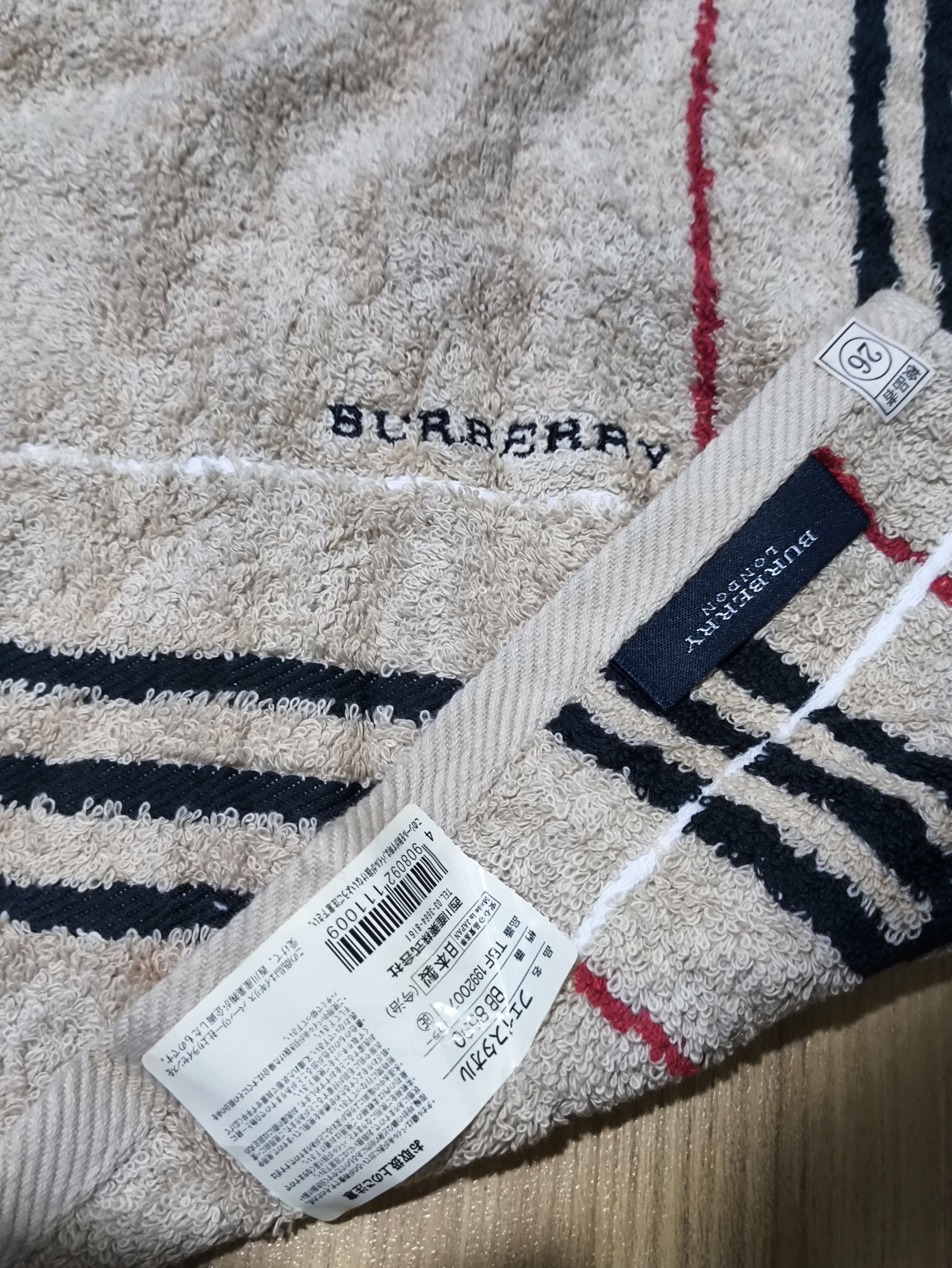 Burberry Authentic Burberry Check Bath/Beach Towel Unisex RARE 3pcs Size ONE SIZE - 6 Thumbnail