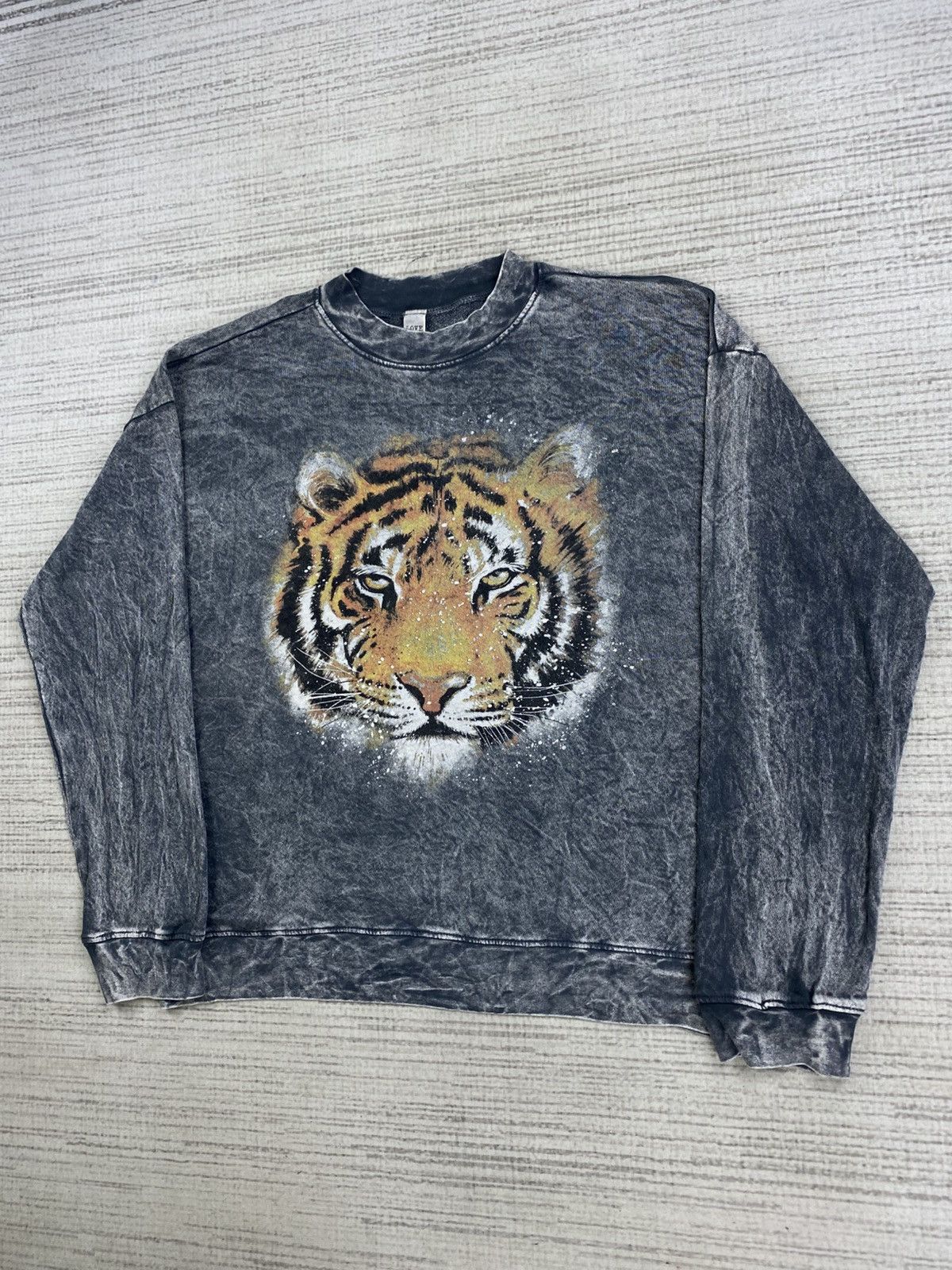 Japanese Brand × Vintage Love Vintage Acid Grey Tiger Printed Sweatshirt Size US XXL / EU 58 / 5 - 4 Thumbnail