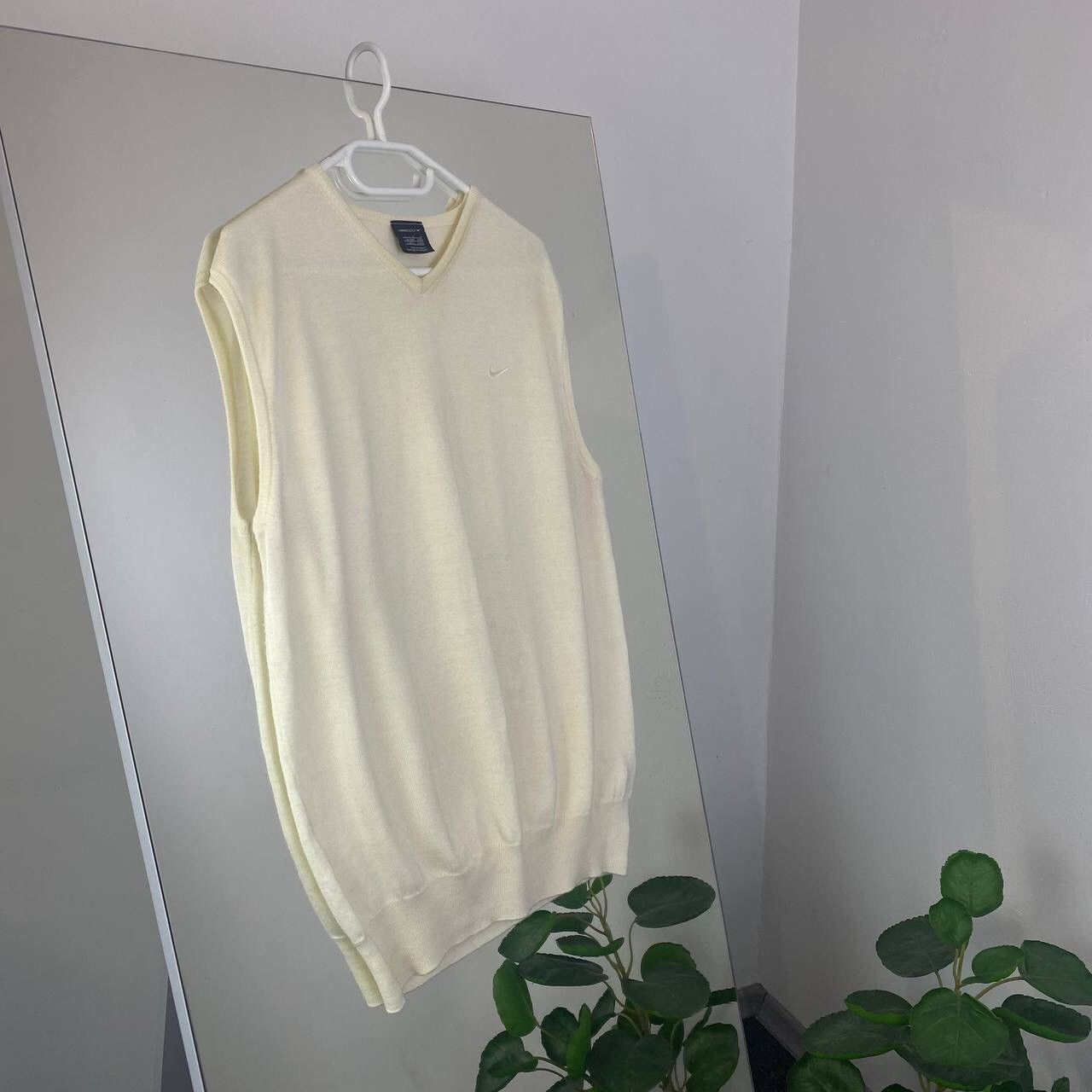 Nike Nike Vest Vintage Mini Swoosh Y2K Style Sweater Knitwear Size US L / EU 52-54 / 3 - 1 Thumbnail