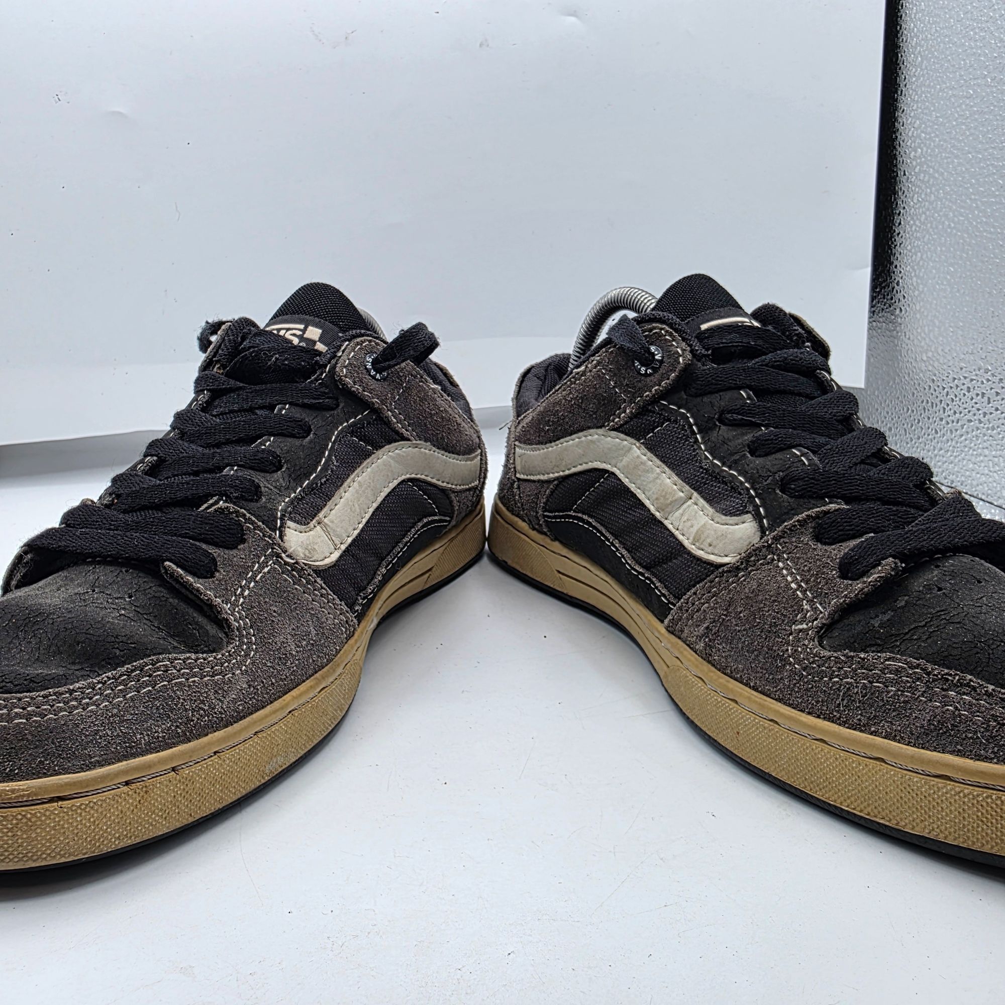Vans Vans Skate Shoes Mens 9.5 Black Sneakers Casual Low Top Sued Size US 9.5 / EU 42-43 - 2 Thumbnail