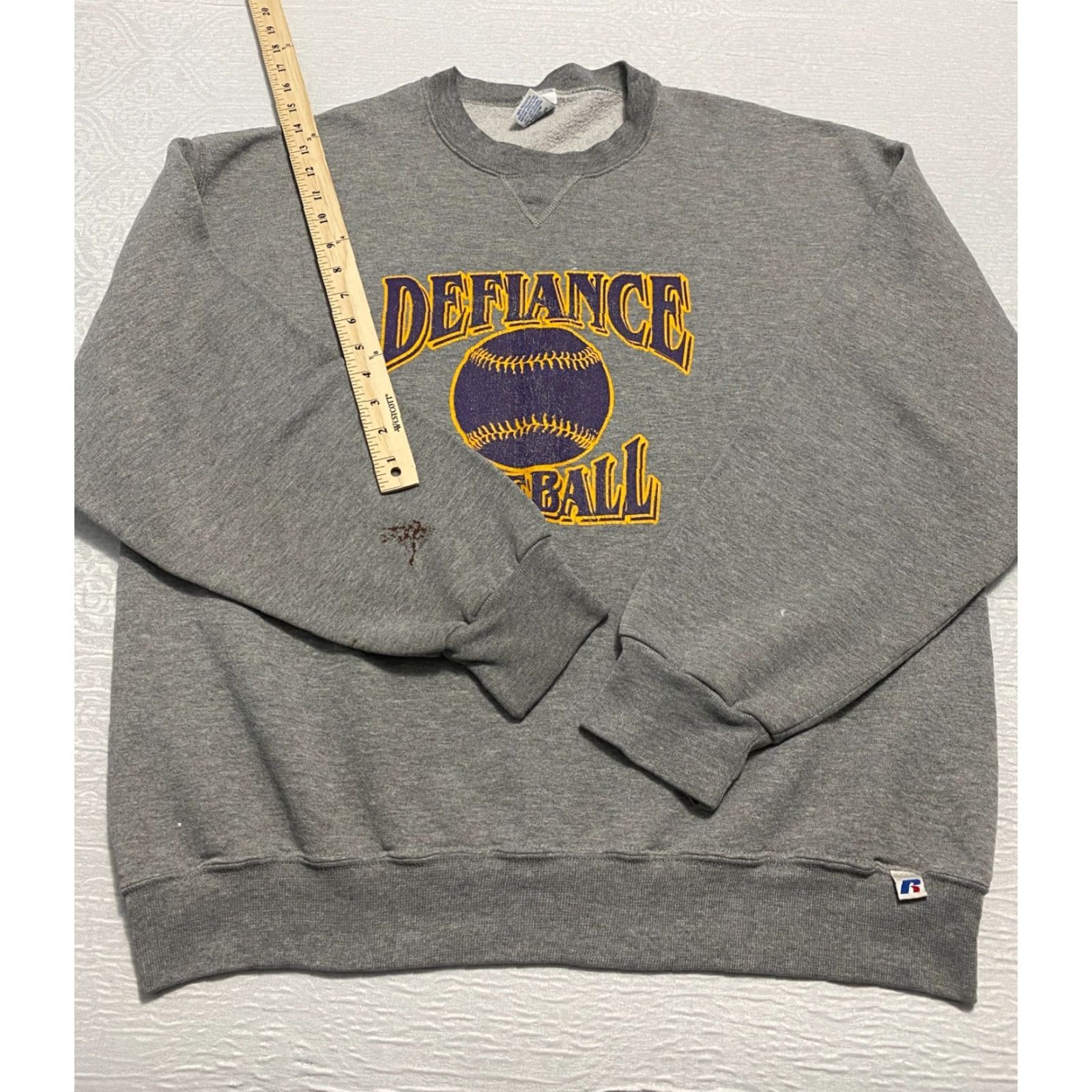 Russell Athletic VINTAGE Russell Athletic Crewneck Sweatshirt Mens XL Gray Logo 90s College University USA American Football Baseball Theme Pullover Casual Athletic Size US XL / EU 56 / 4 - 4 Thumbnail