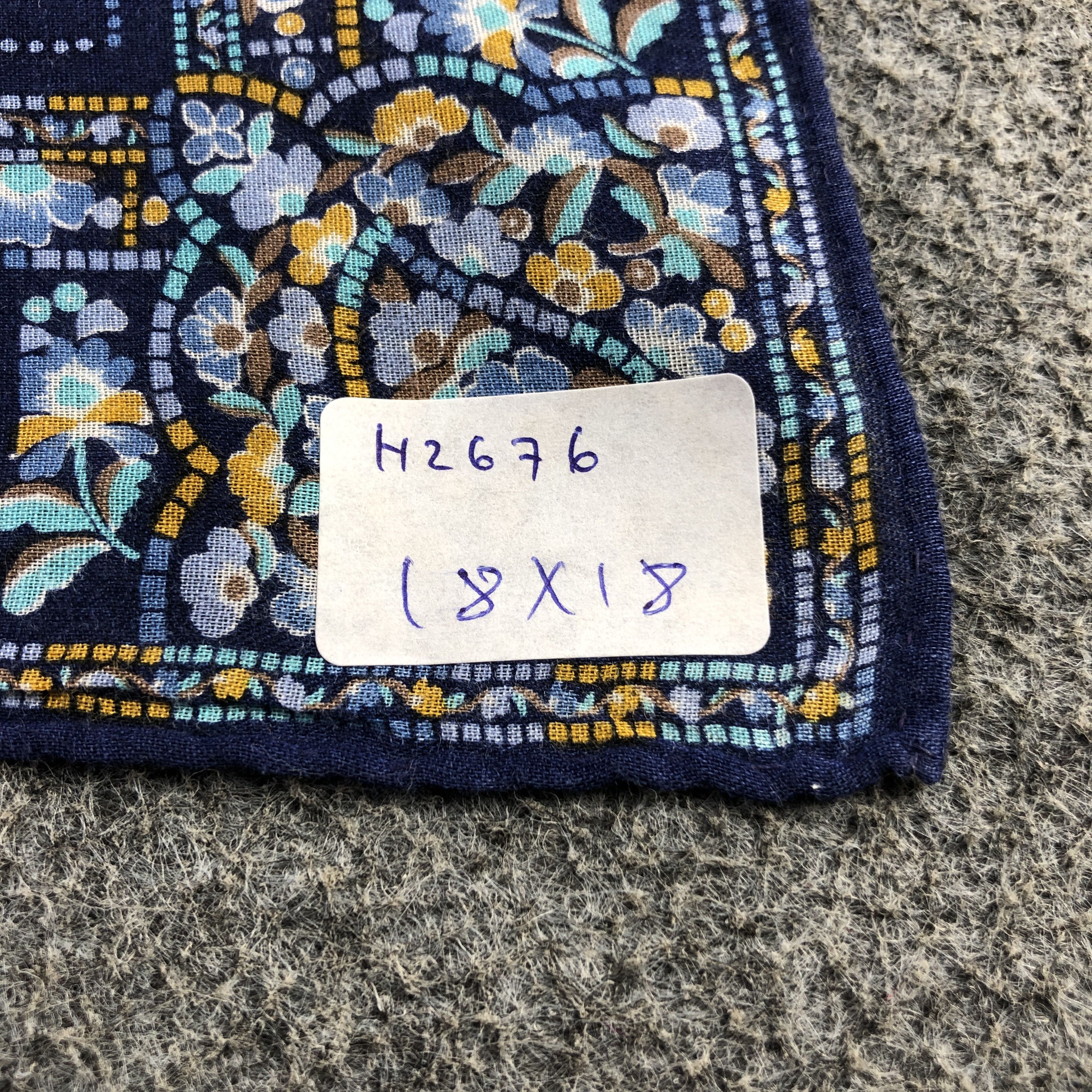 Yves Saint Laurent YSL Handkerchief Neckerchief Bandana H2676 Size ONE SIZE - 6 Thumbnail