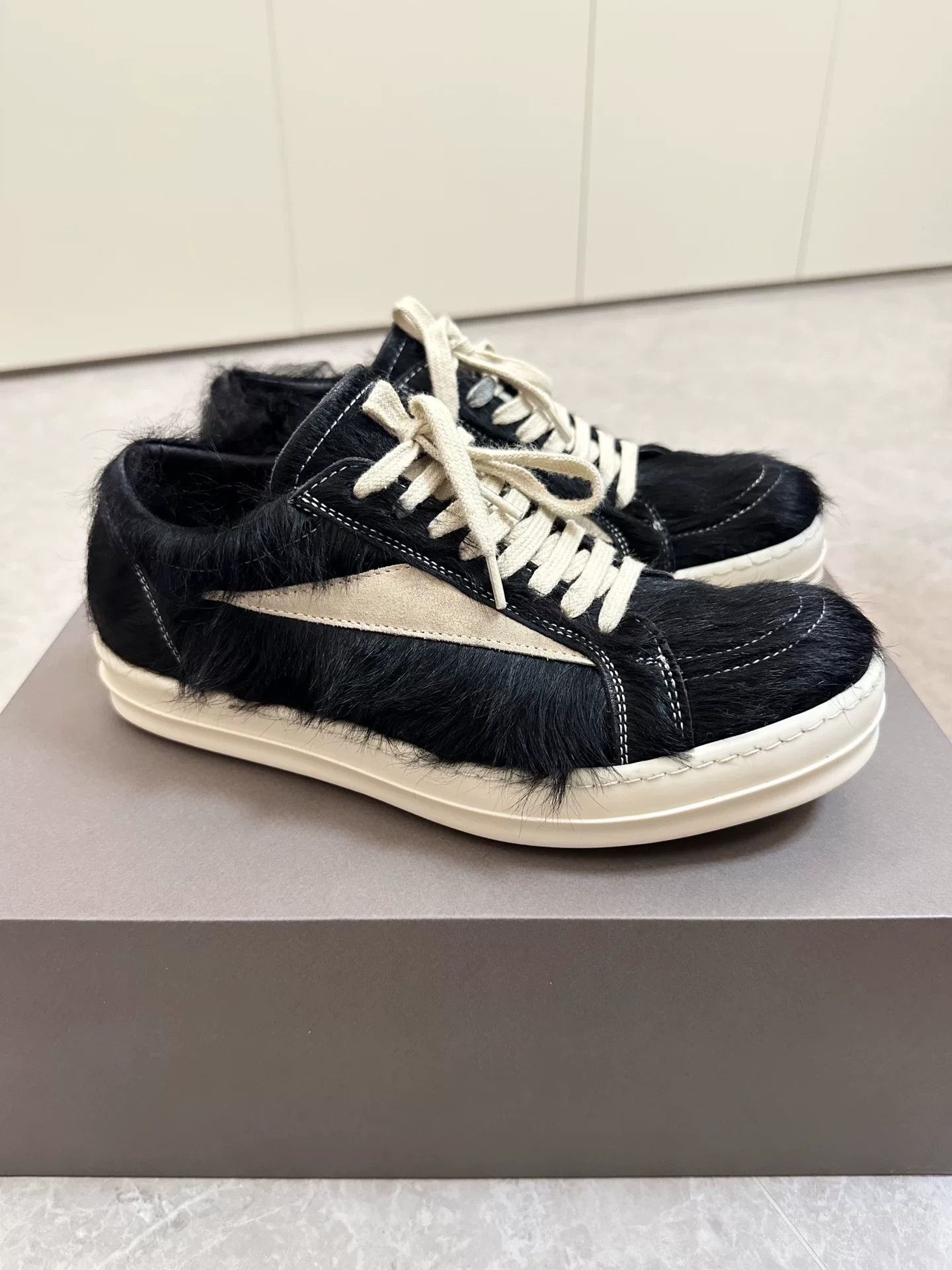 Rick Owens Rick Owens Horse Hair Low-Top Sneakers Size US 7 / EU 40 - 1 Thumbnail