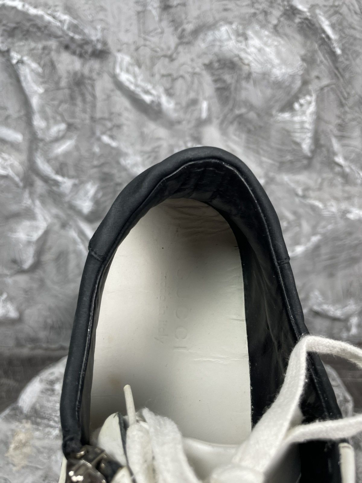 Gucci Gucci Black / White Leather Zip Sneakers Size US 9.5 / EU 42-43 - 21 Thumbnail