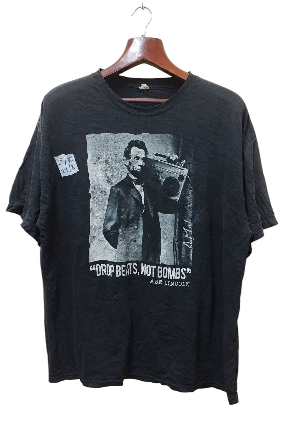 Vintage Vtg Abraham Lincoln Drop Beats Not Bombs T-shirt Size US XXL / EU 58 / 5 - 1 Thumbnail