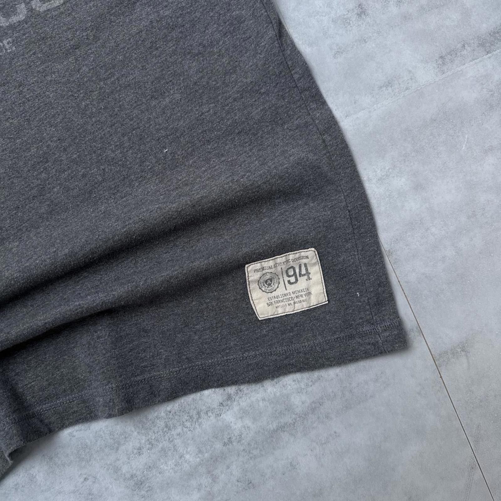 Old Navy Y2K Old Navy Grunge 00s Gray T shirt Size US L / EU 52-54 / 3 - 4 Thumbnail