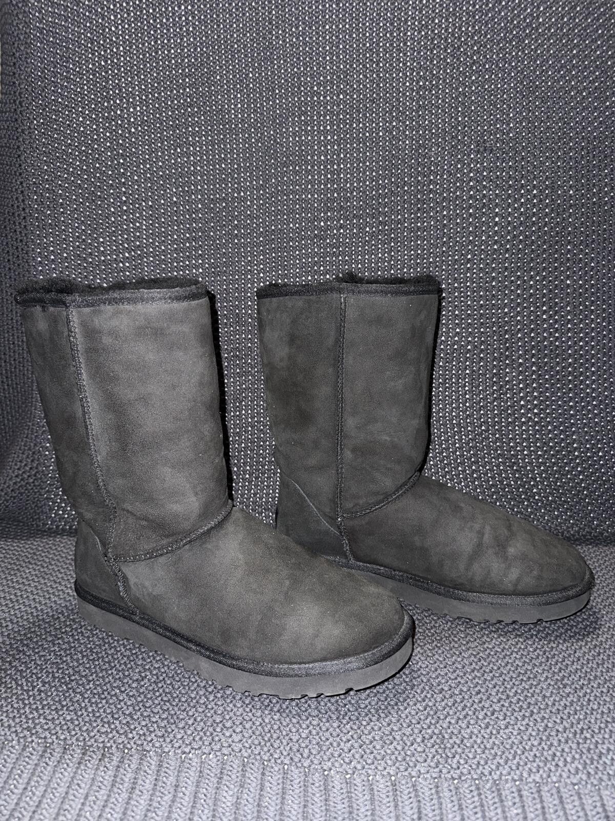Ugg UGG Classic Short Black Suede Boots Size US 10 / IT 40 - 1 Thumbnail
