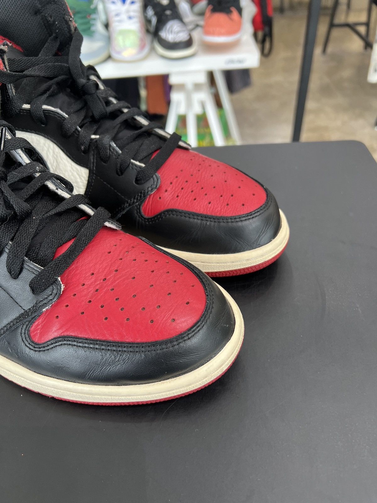 Jordan Brand Air Jordan 1 Bred Toe Sz. 11.5 (2018) Size US 11.5 / EU 44-45 - 7 Thumbnail