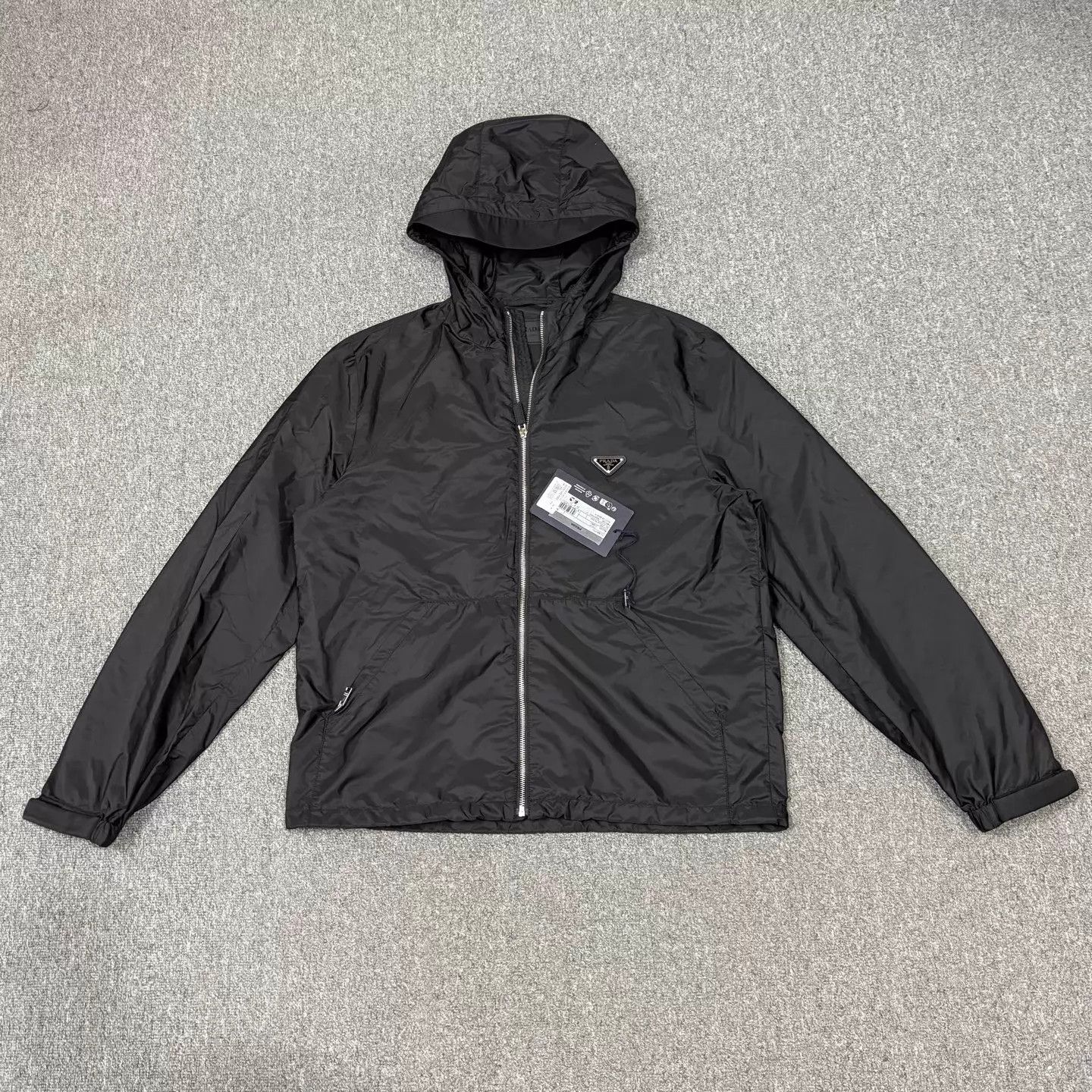 Prada Prada recycled nylon black triangle logo 54 new jacket Size US L / EU 52-54 / 3 - 1 Thumbnail